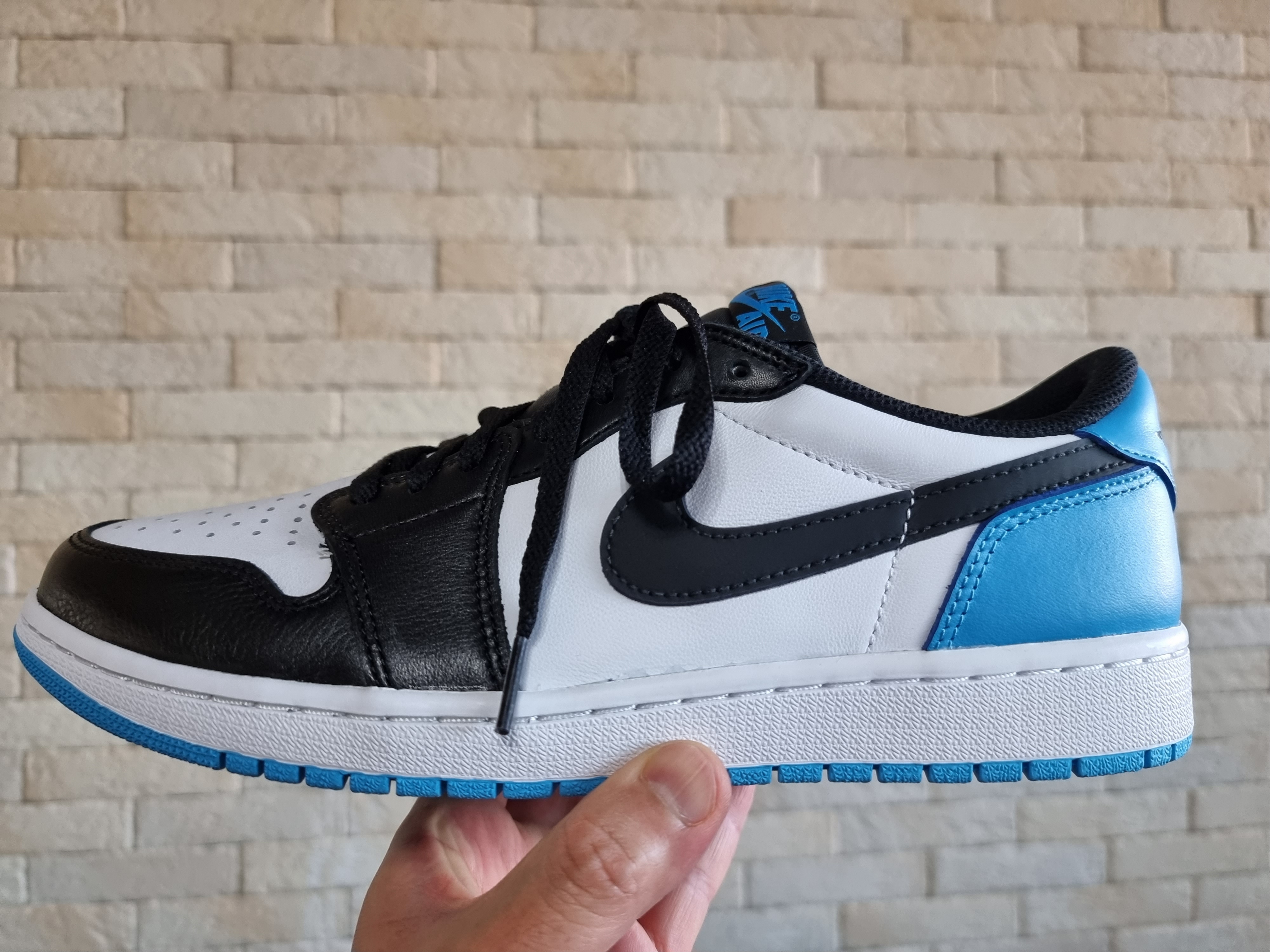 Jordan 1 Retro Low OG Black and Dark Powder Blue, (W) Jordan 1 Retro Low OG Black and Dark Powder Blue 착용 스타일 - 3