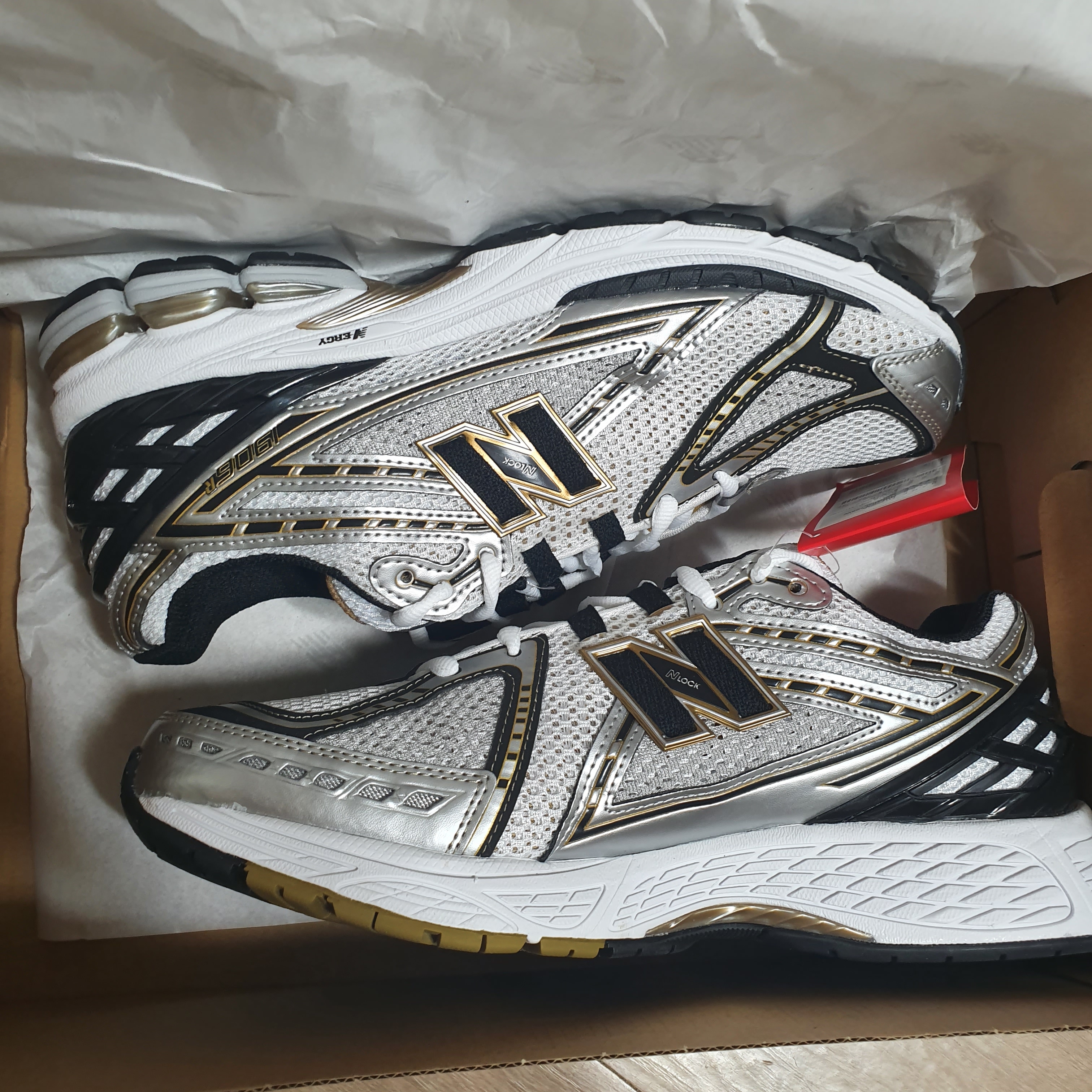 New Balance 1906R White Gold 착용 스타일 - 3