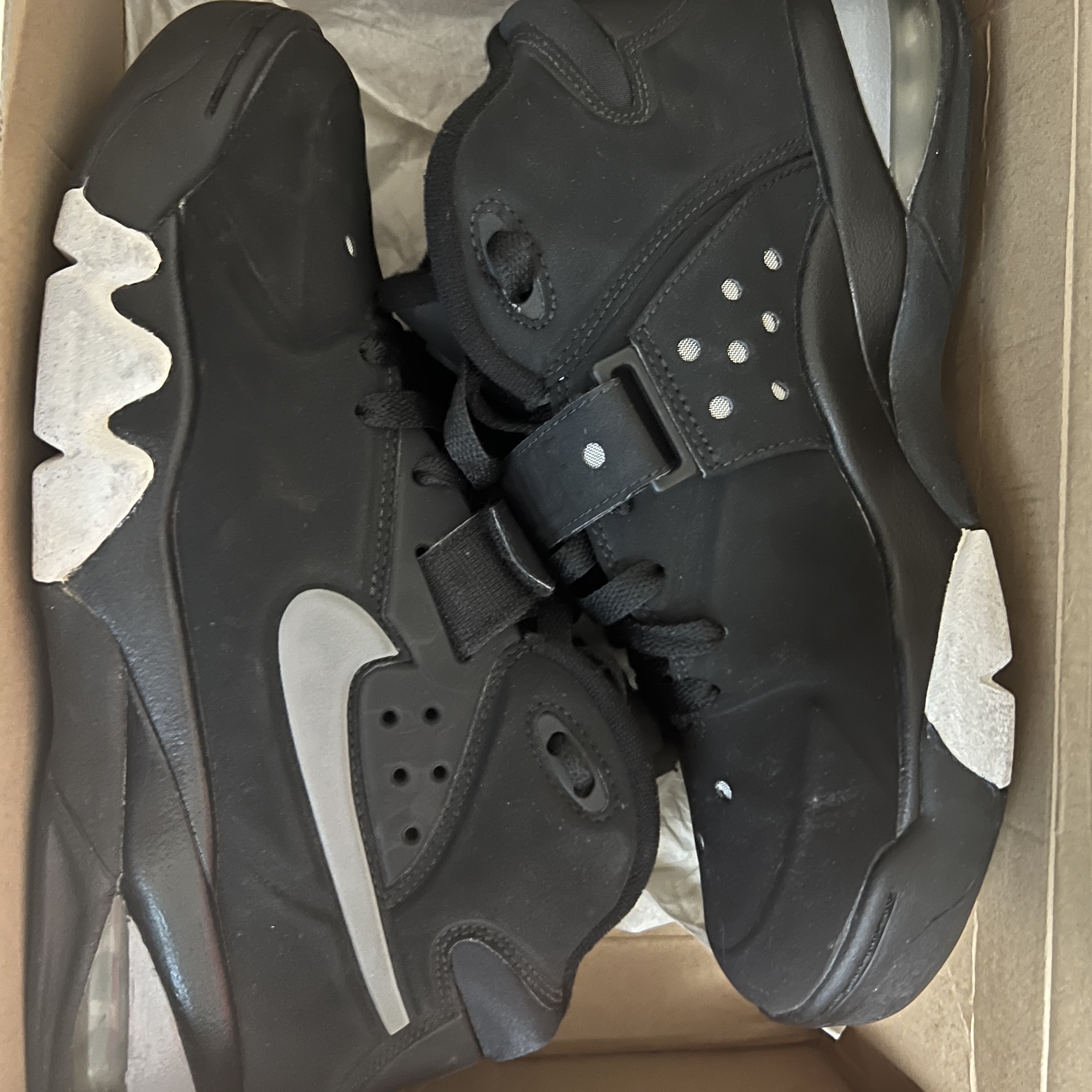 Nike Air Force Max 2013 Black Cool Grey 착용 스타일