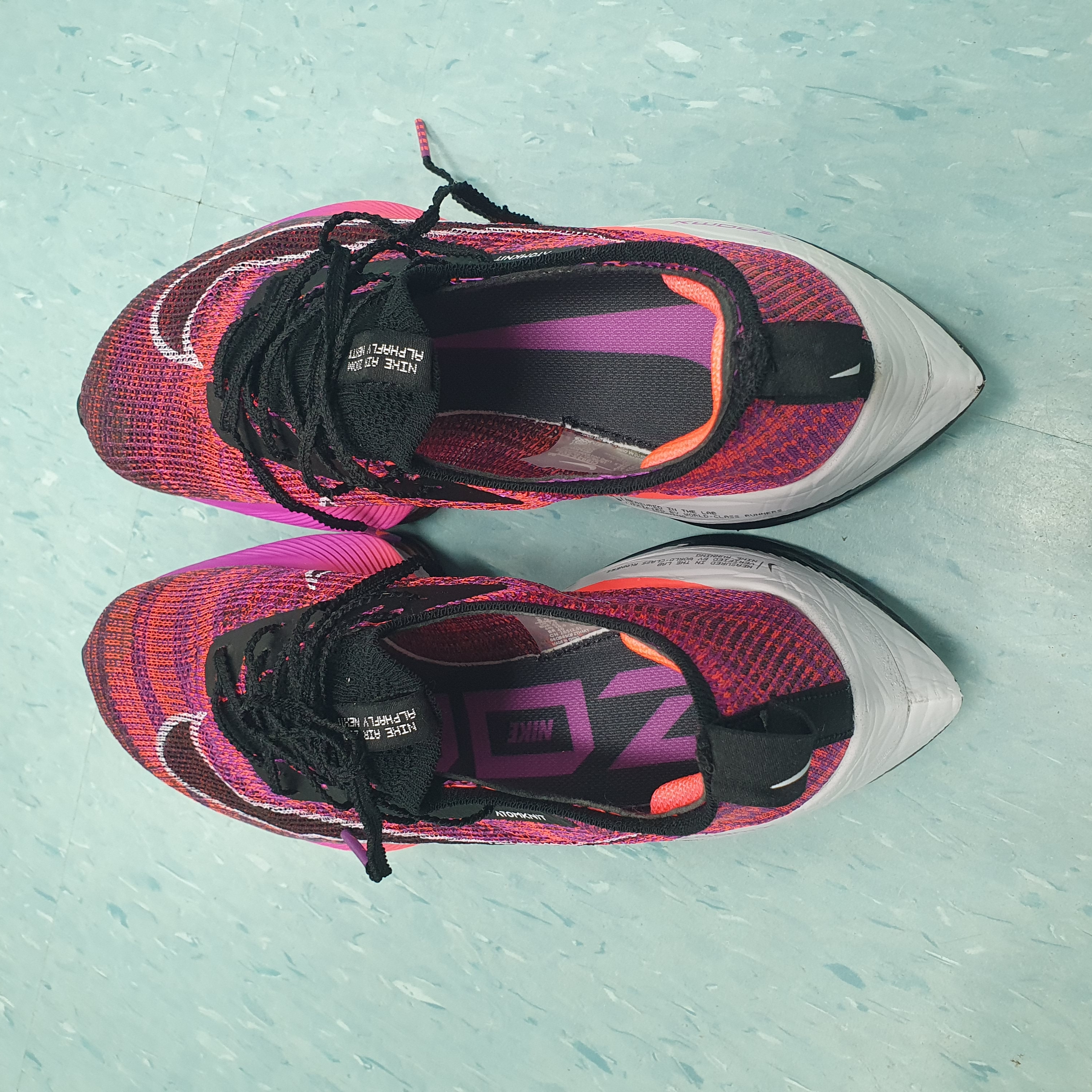 Nike Air Zoom Alphafly Next% Hyper Violet 착용 스타일 - 3