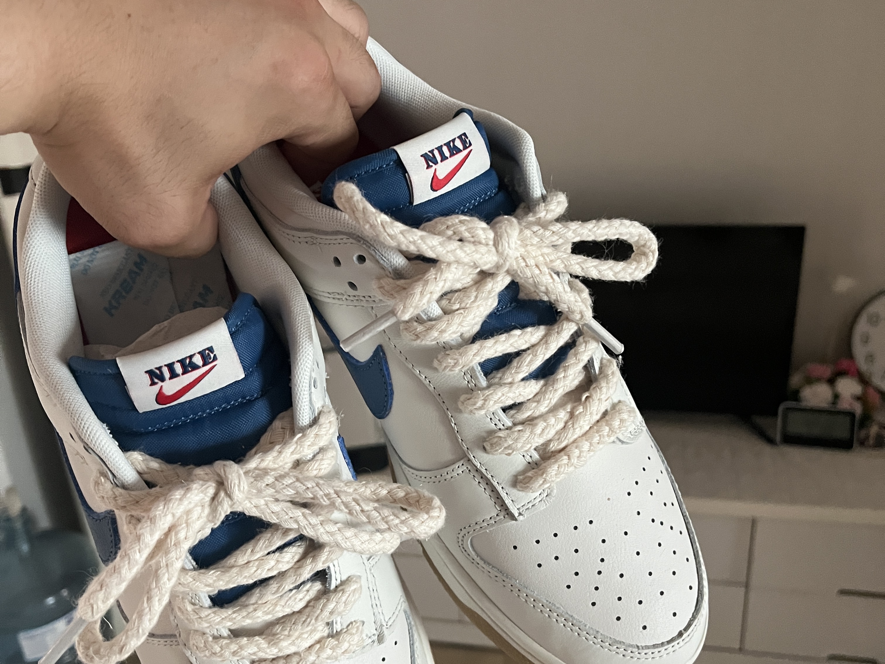 Nike Dunk Low SE Sail Dark Marina Blue 착용 스타일 - 2
