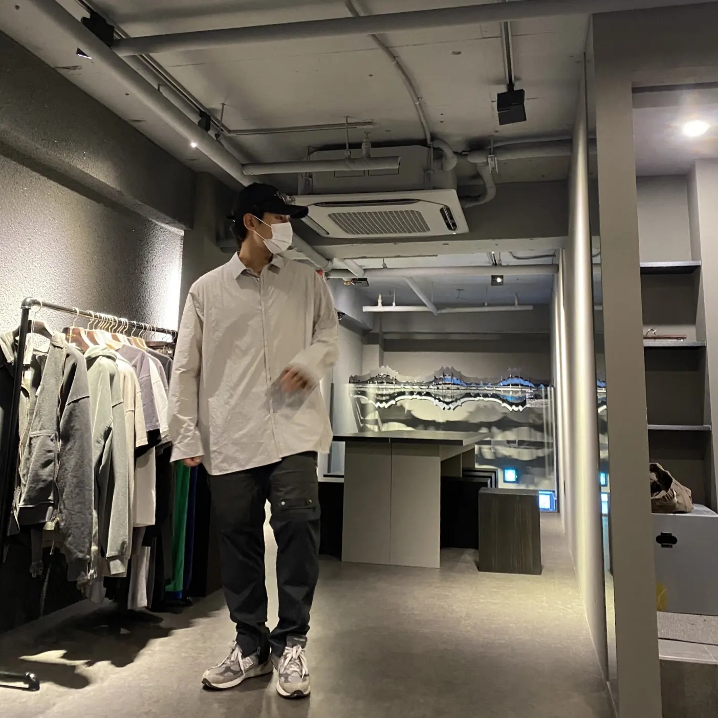 Undermycar Might Guy Multi Cargo Layered Pants Gamma - 22SS, New Balance 992 Made in USA Grey - D Standard 착용 스타일 - 2