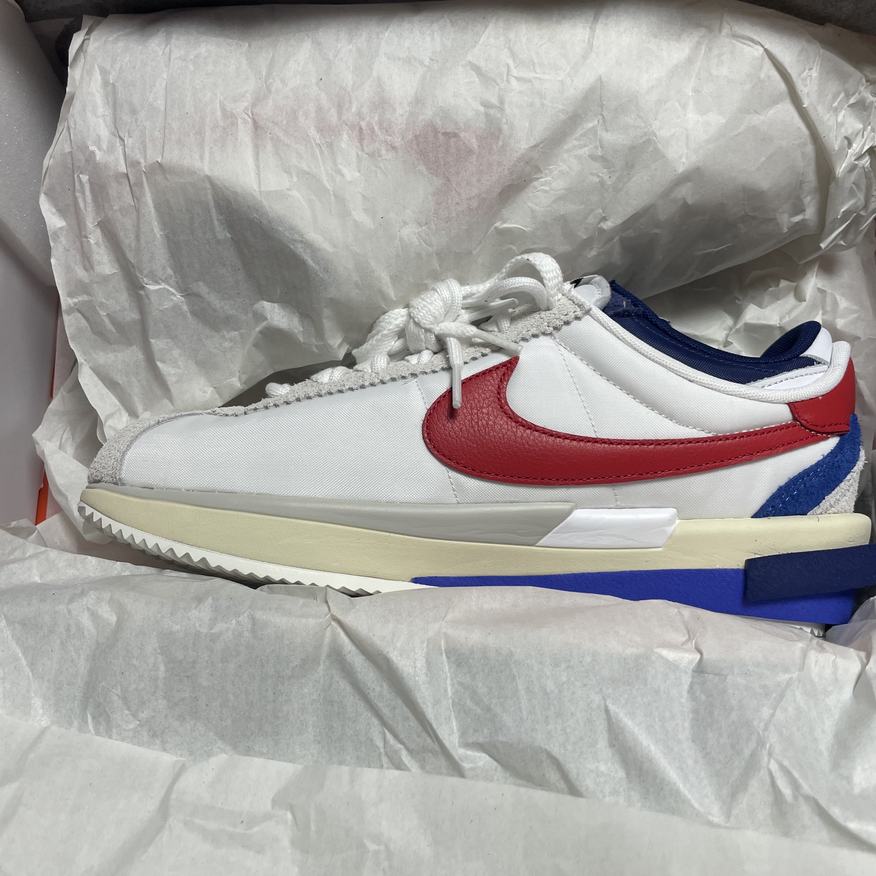 Nike x Sacai Zoom Cortez SP White and University Red 착용 스타일