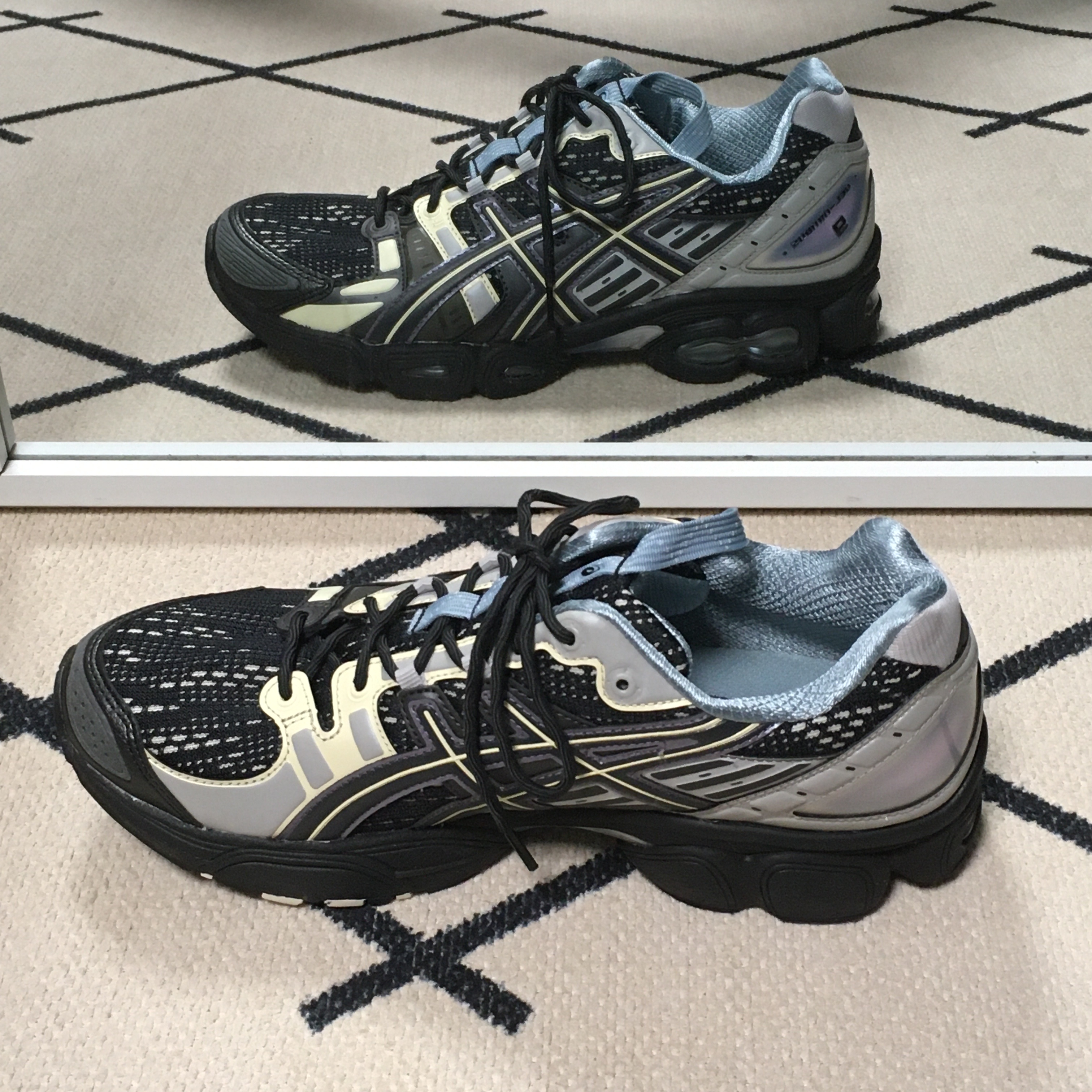 Asics UB5-S Gel-Nimbus 9 Black Gunmetal 착용 스타일 - 3