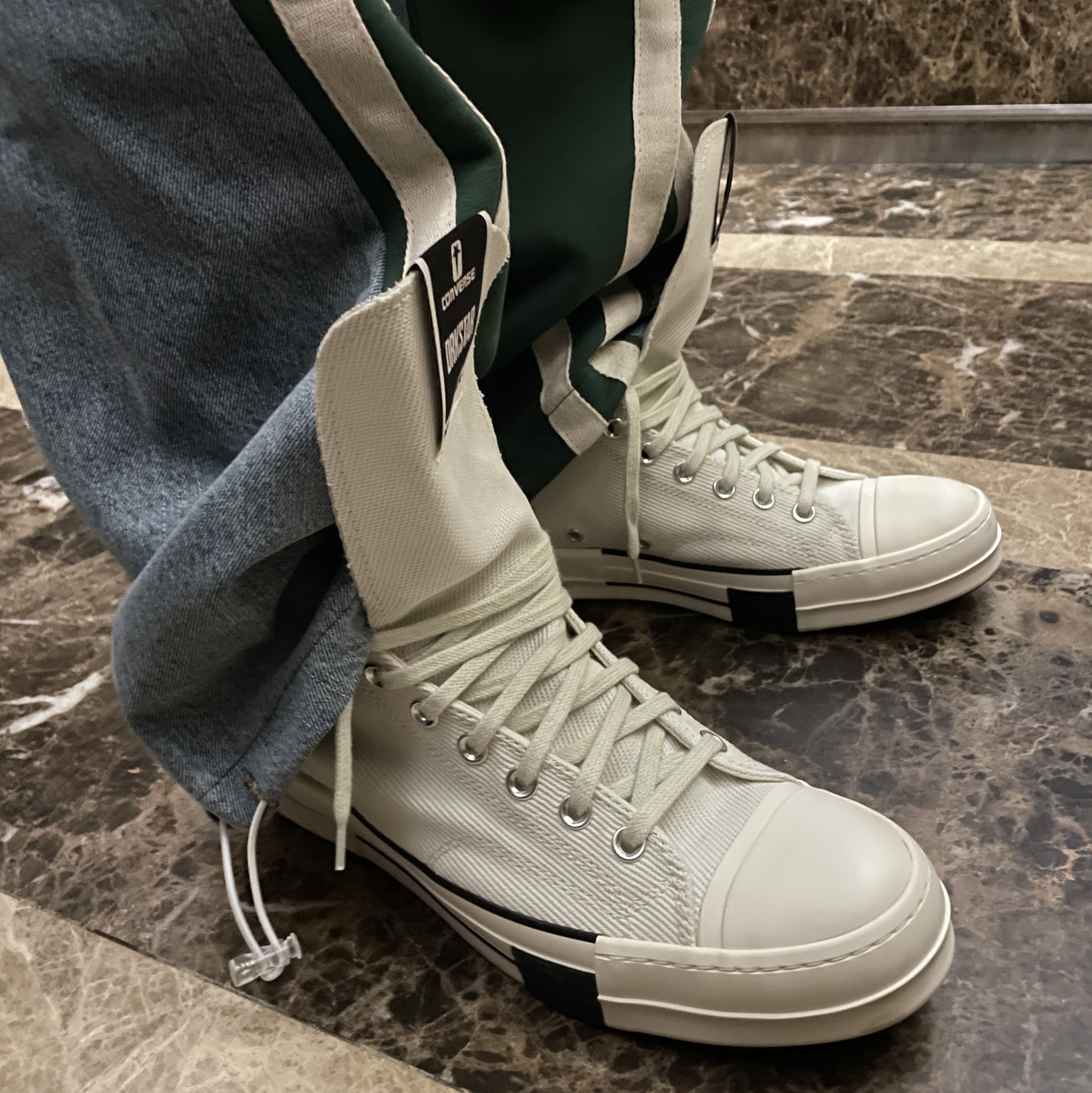 Converse x Drkshdw Drkstr Chuck 70 High Lily White 착용 스타일 - 2