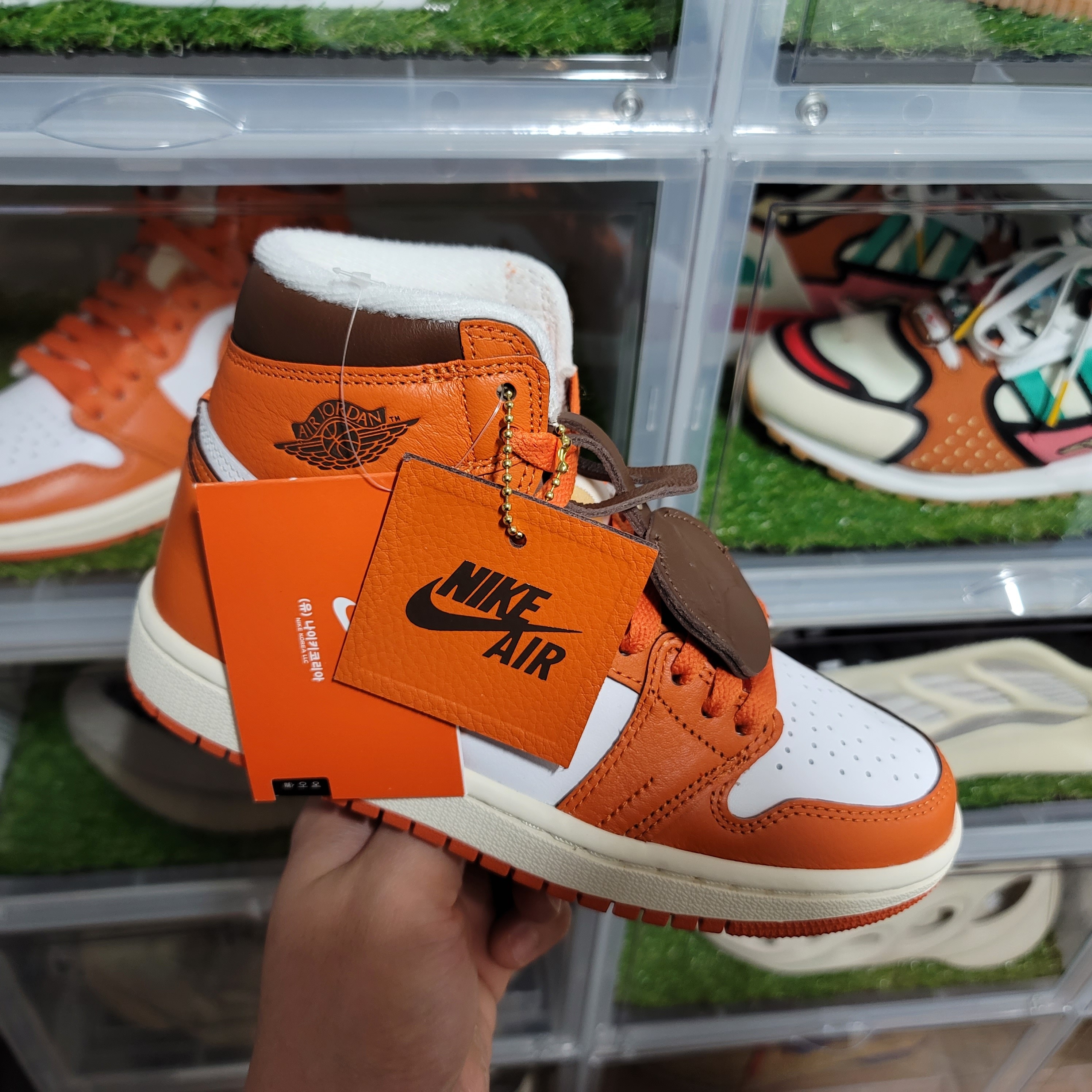 (W) Jordan 1 Retro High OG Starfish 착용 스타일 - 1