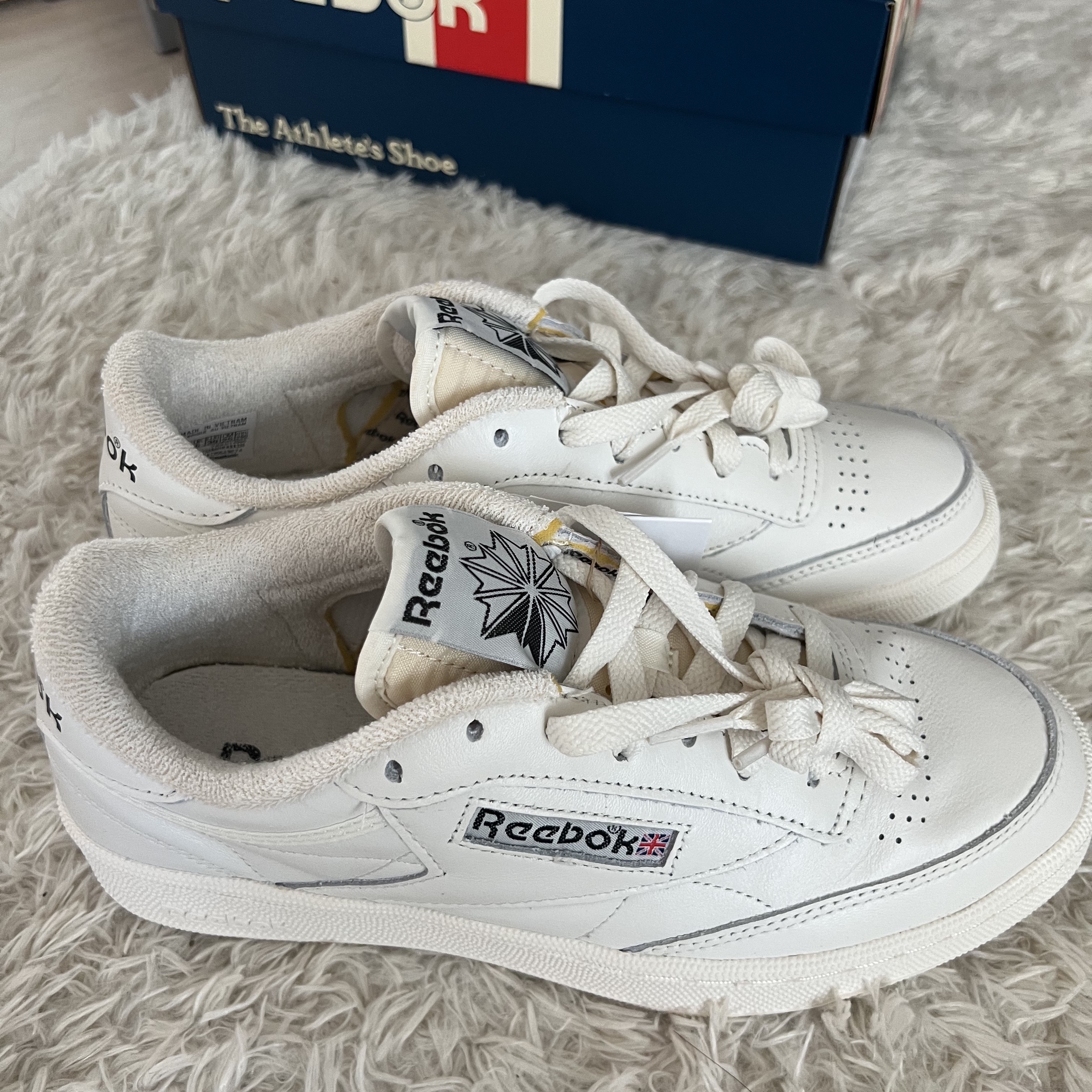 Reebok Club C 85 Vintage Chalk Black 착용 스타일 - 1