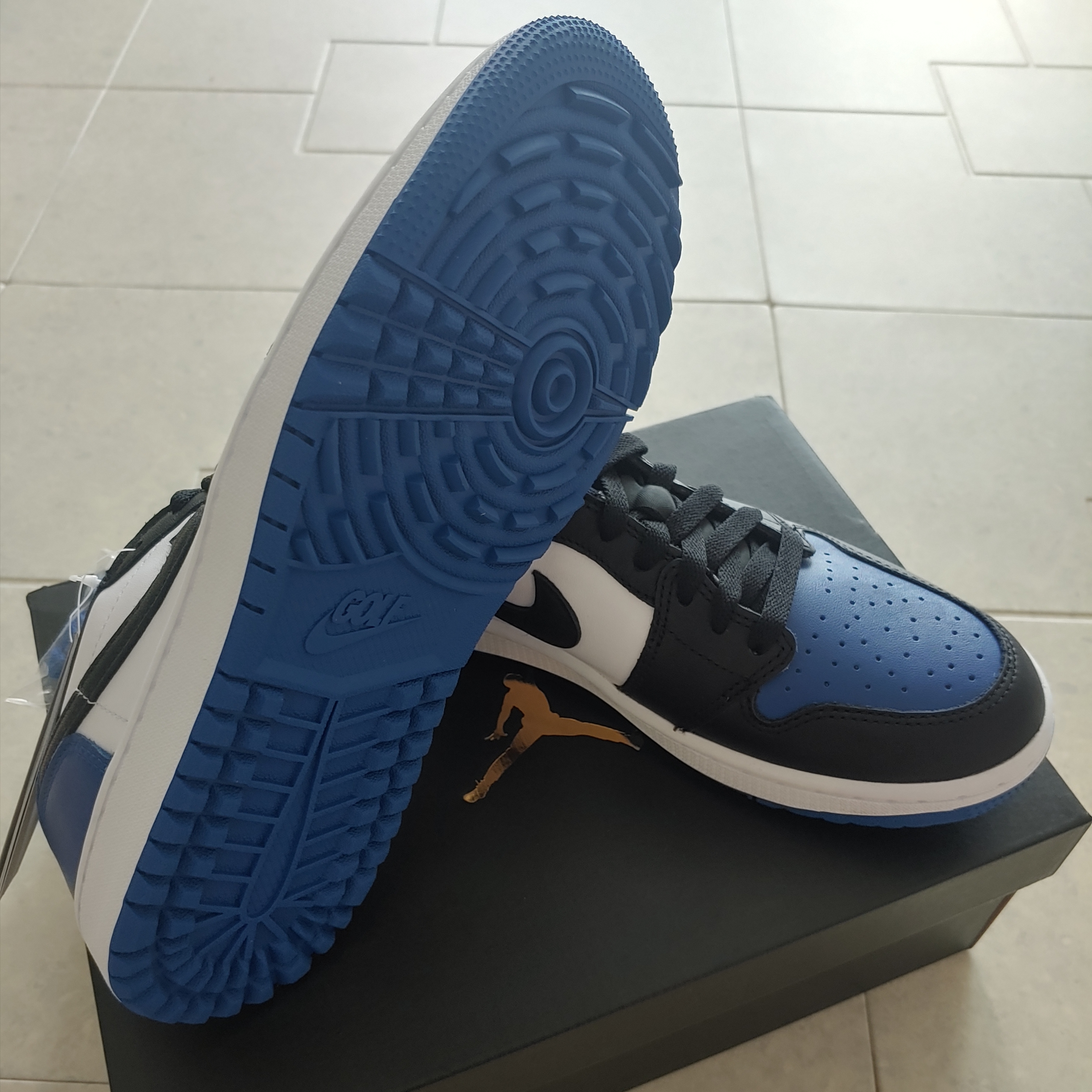 Jordan 1 Low Golf Sport Royal 착용 스타일 - 2