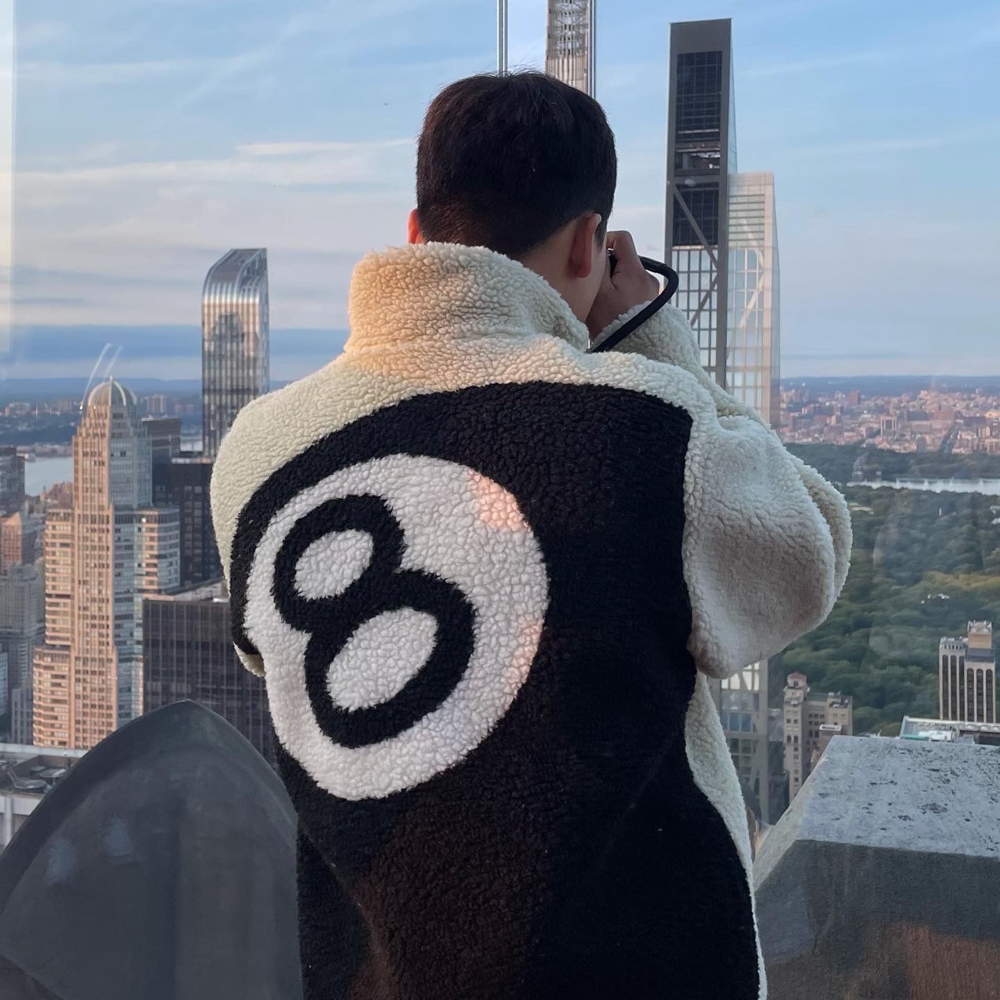 Stussy 8 Ball Sherpa Jacket Natural 착용 스타일