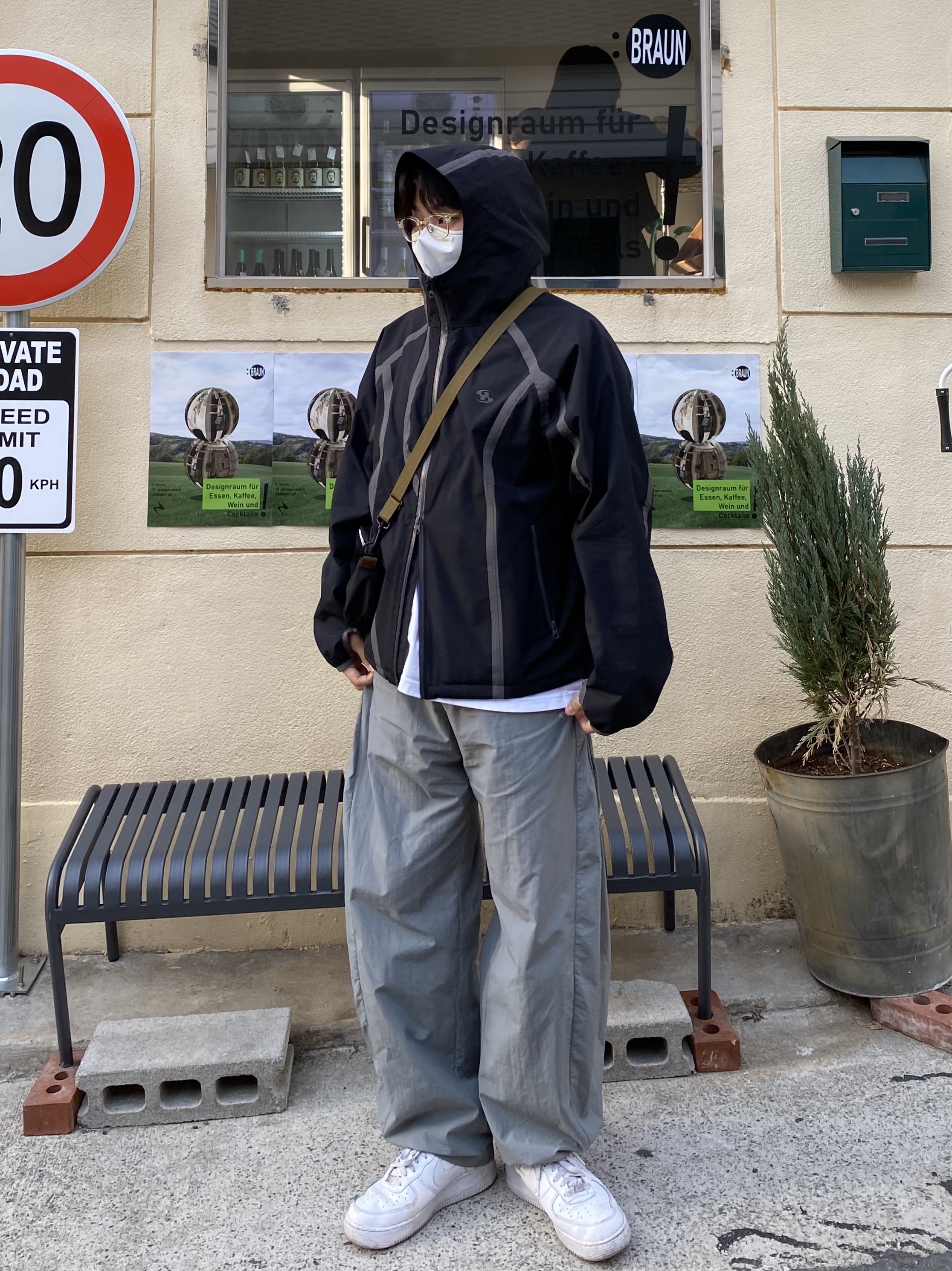 Sansan Gear Side Snap Pants Khaki - 22SS, Sansan Gear Windblock Jacket Black - 22SS 착용 스타일