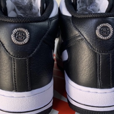 Nike x Stussy Air Force 1 '07 Mid SP Black and Light Bone 착용 스타일