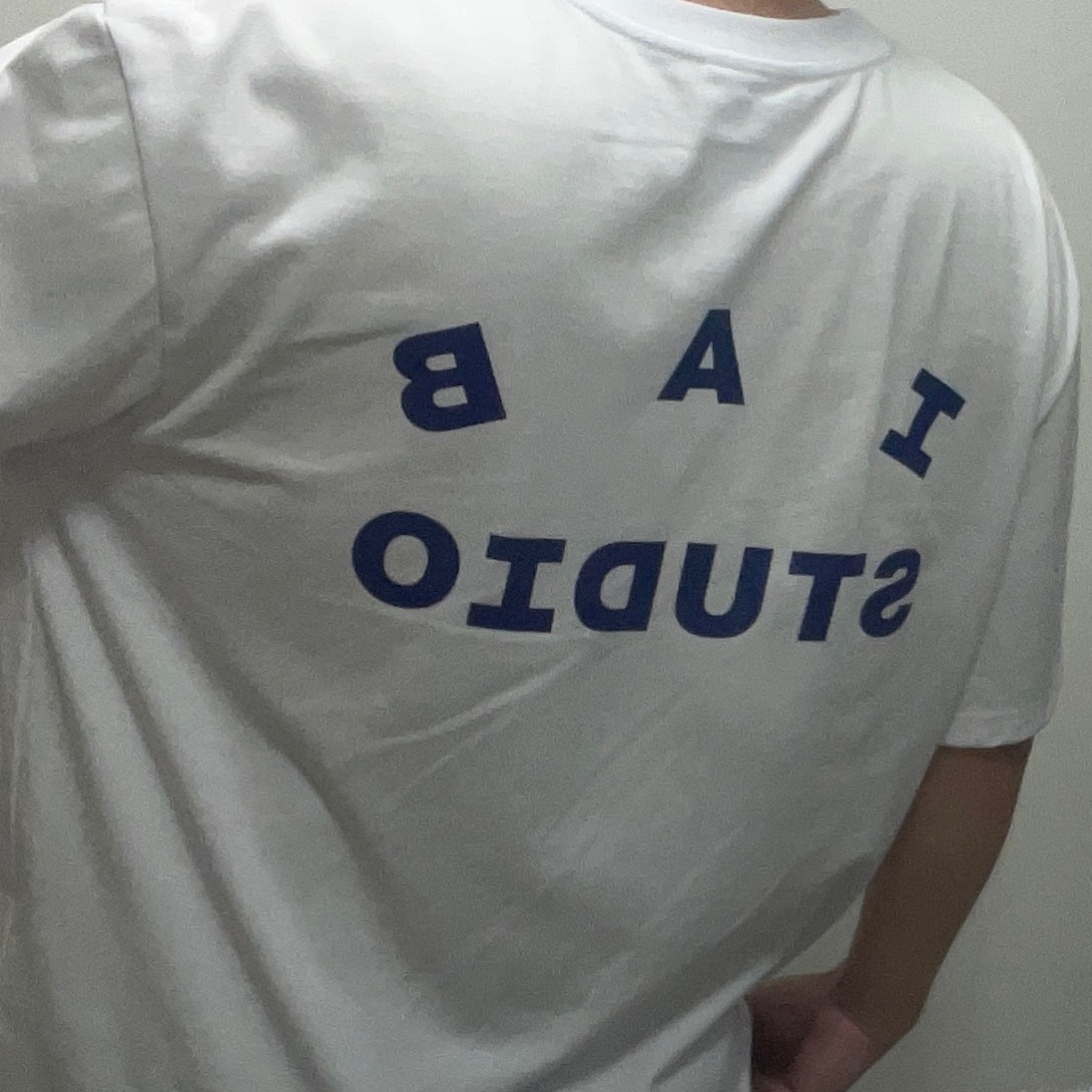 IAB Studio T-Shirt White Navy - 22FW 착용 스타일