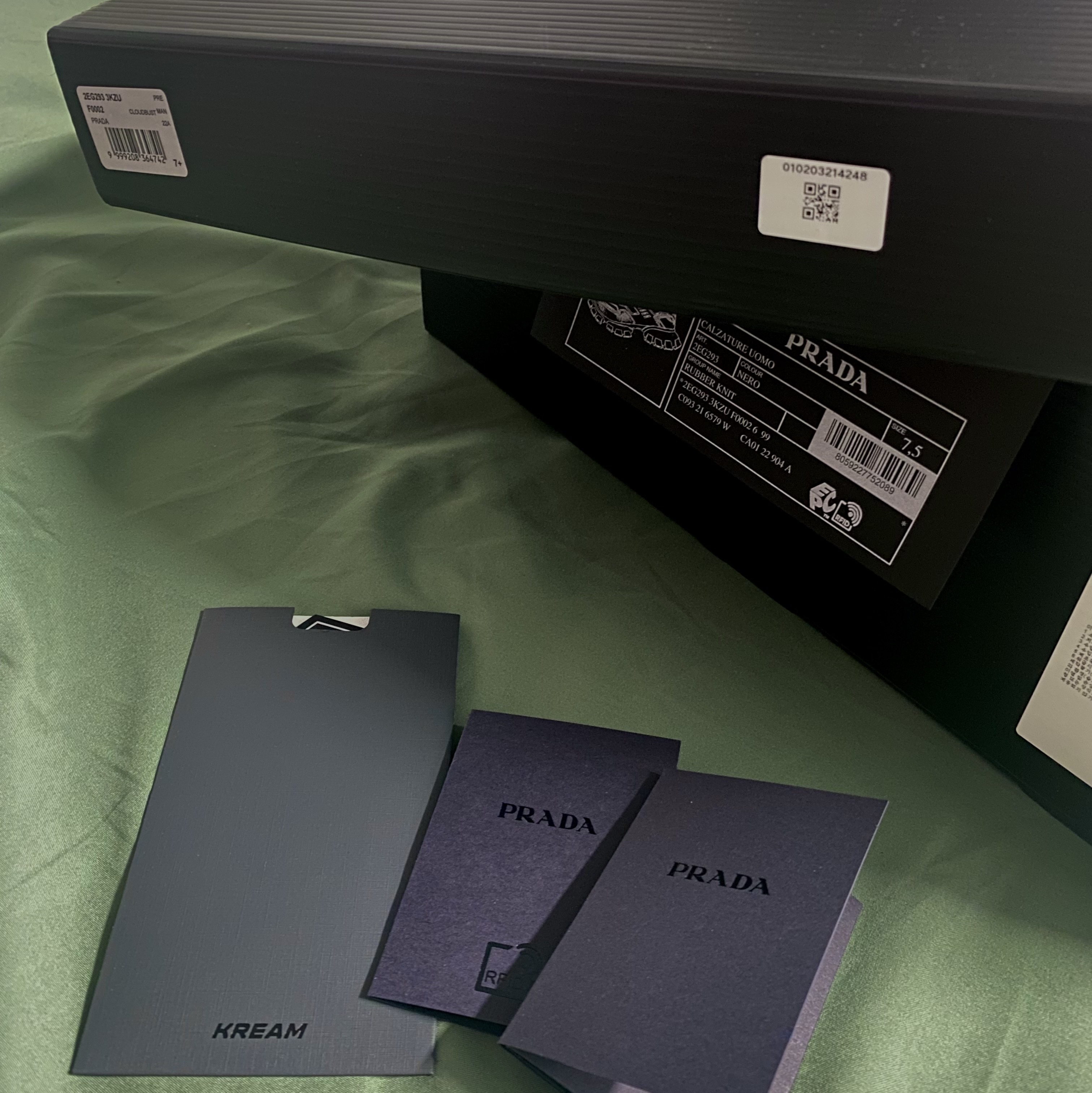 Prada Cloudbust Thunder Technical Fabric Sneakers Black 착용 스타일