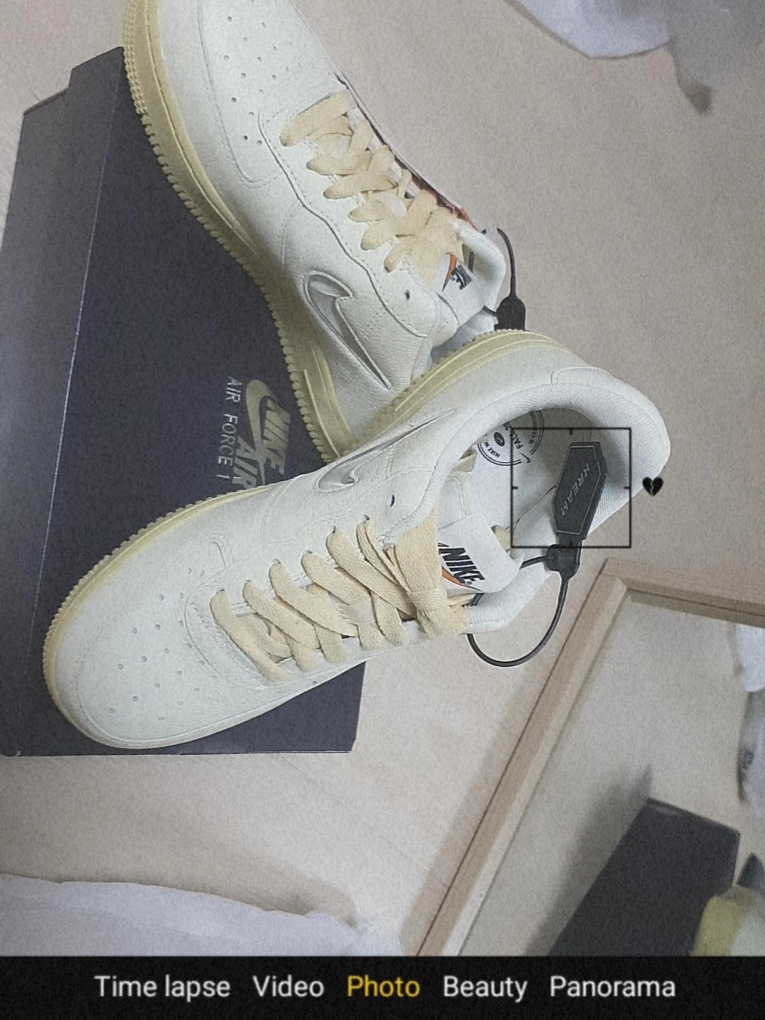 (W) Nike Air Force 1 '07 LX Coconut Milk and Lemon Wash 착용 스타일 - 5