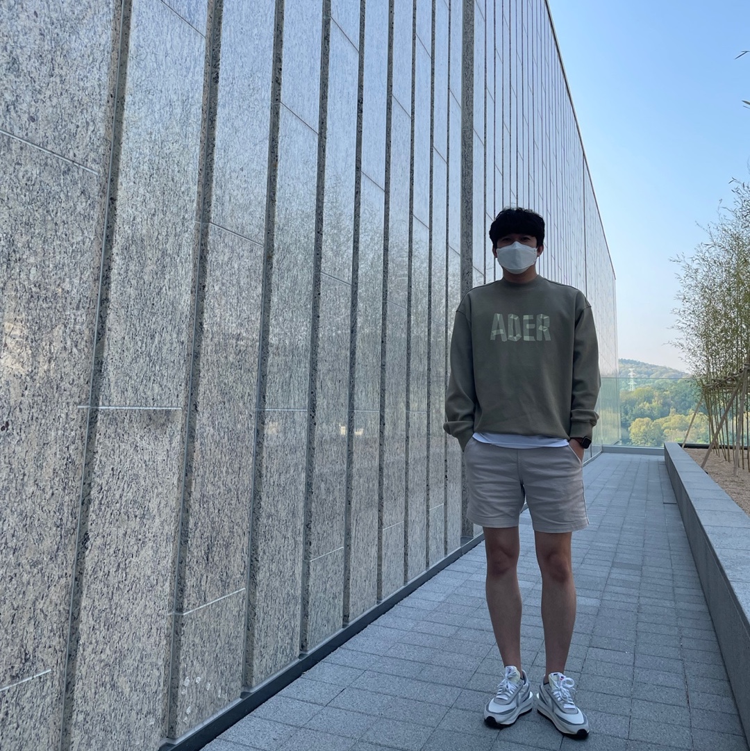 Nike x Sacai LDWaffle Summit White 착용 스타일