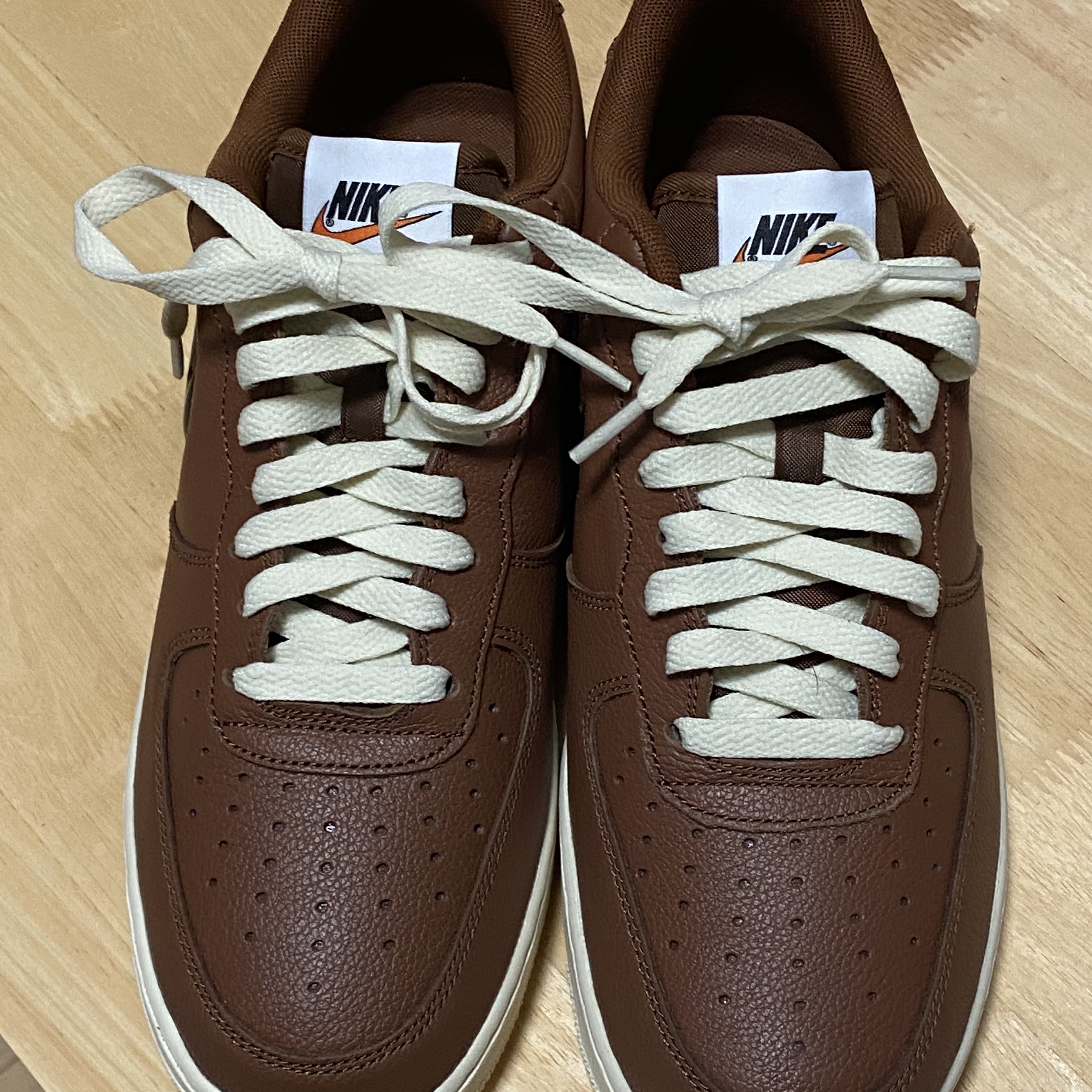 Nike Air Force 1 '07 PRM Vintage Pecan 착용 스타일 - 1