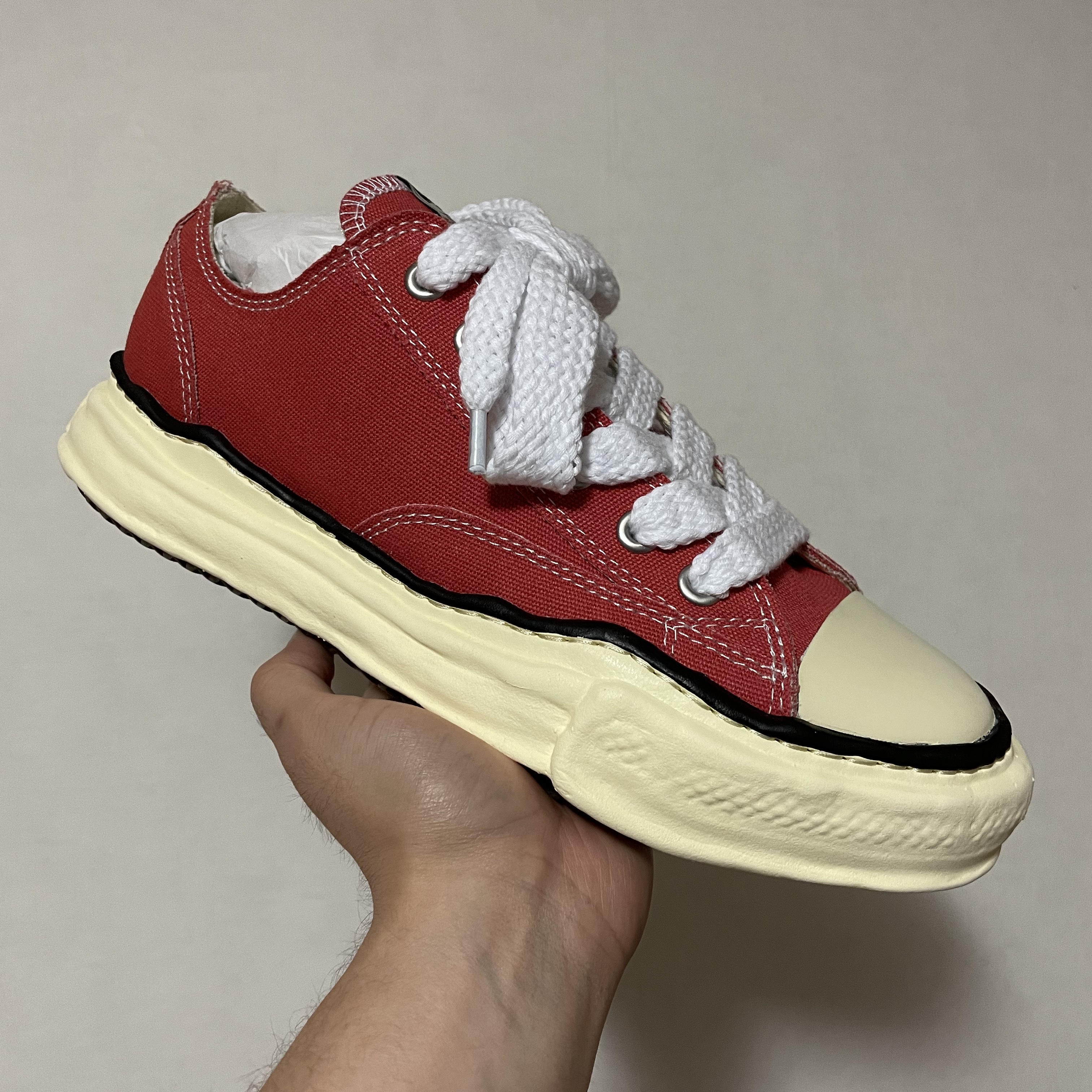 Maison Mihara Yasuhiro Peterson VL OG Sole Canvas Low-top Sneakers Orange 착용 스타일