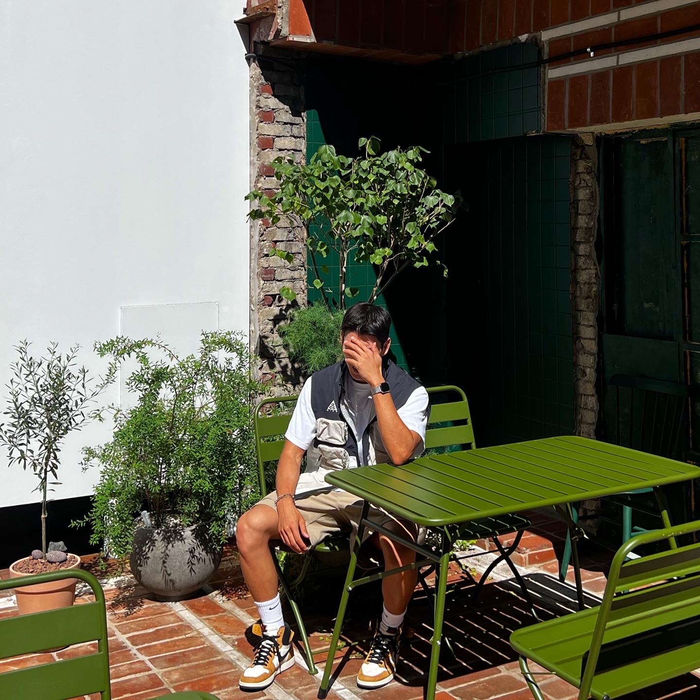 Nike ACG Utility Vest Black Summit White - US/EU, Nike ACG Smith Summit Pants Khaki - Asia 착용 스타일 - 1
