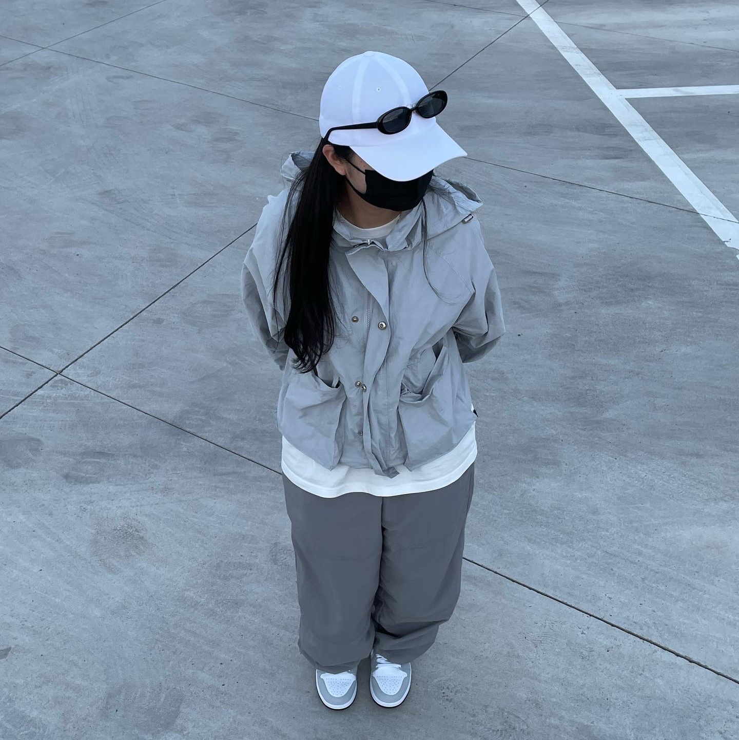 (W) Jordan 1 Mid Grey Fog 착용 스타일 - 2