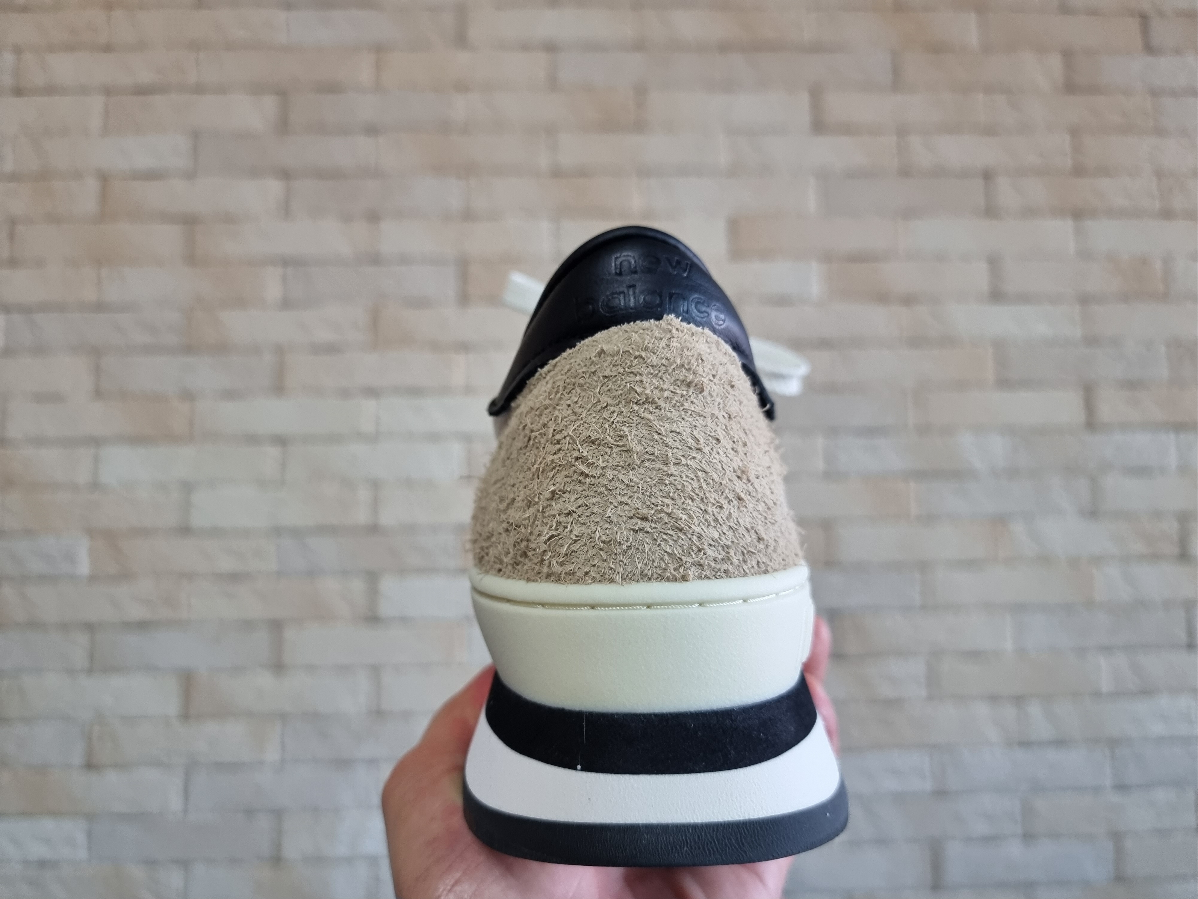 New Balance 990v1 Made in USA Incense Macadamia Nut 착용 스타일 - 5