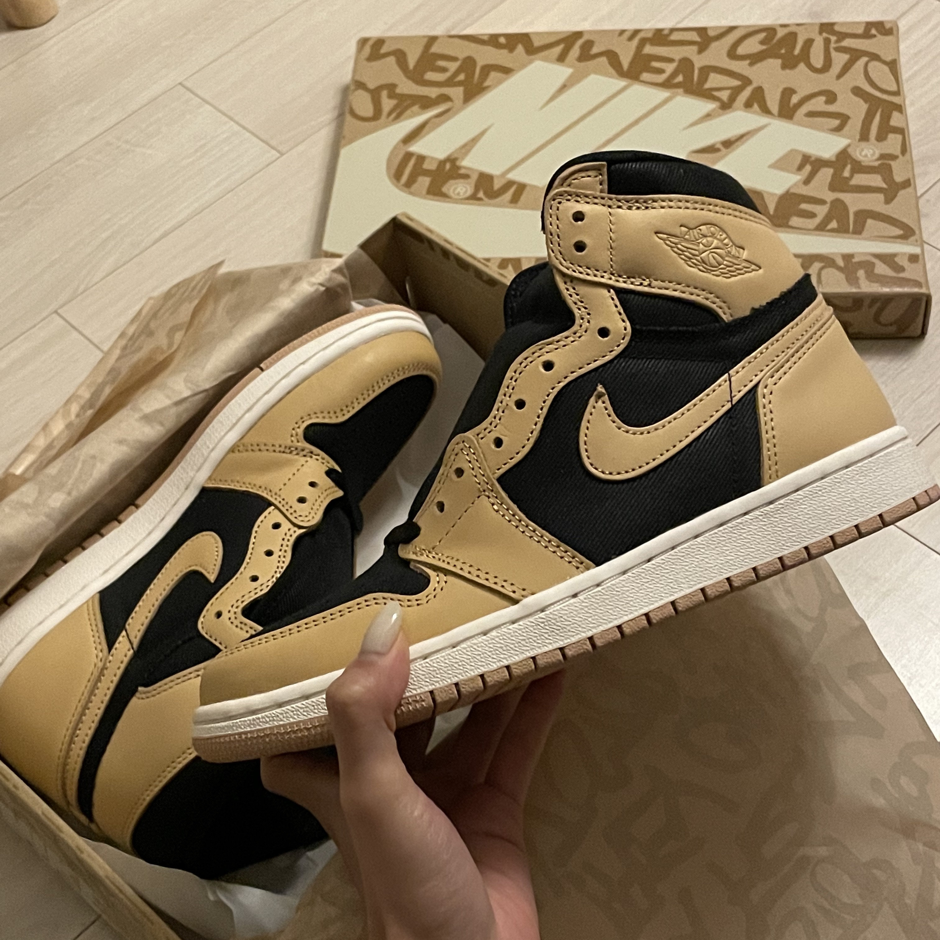 Jordan 1 Retro High OG Vachetta Tan 착용 스타일 - 2