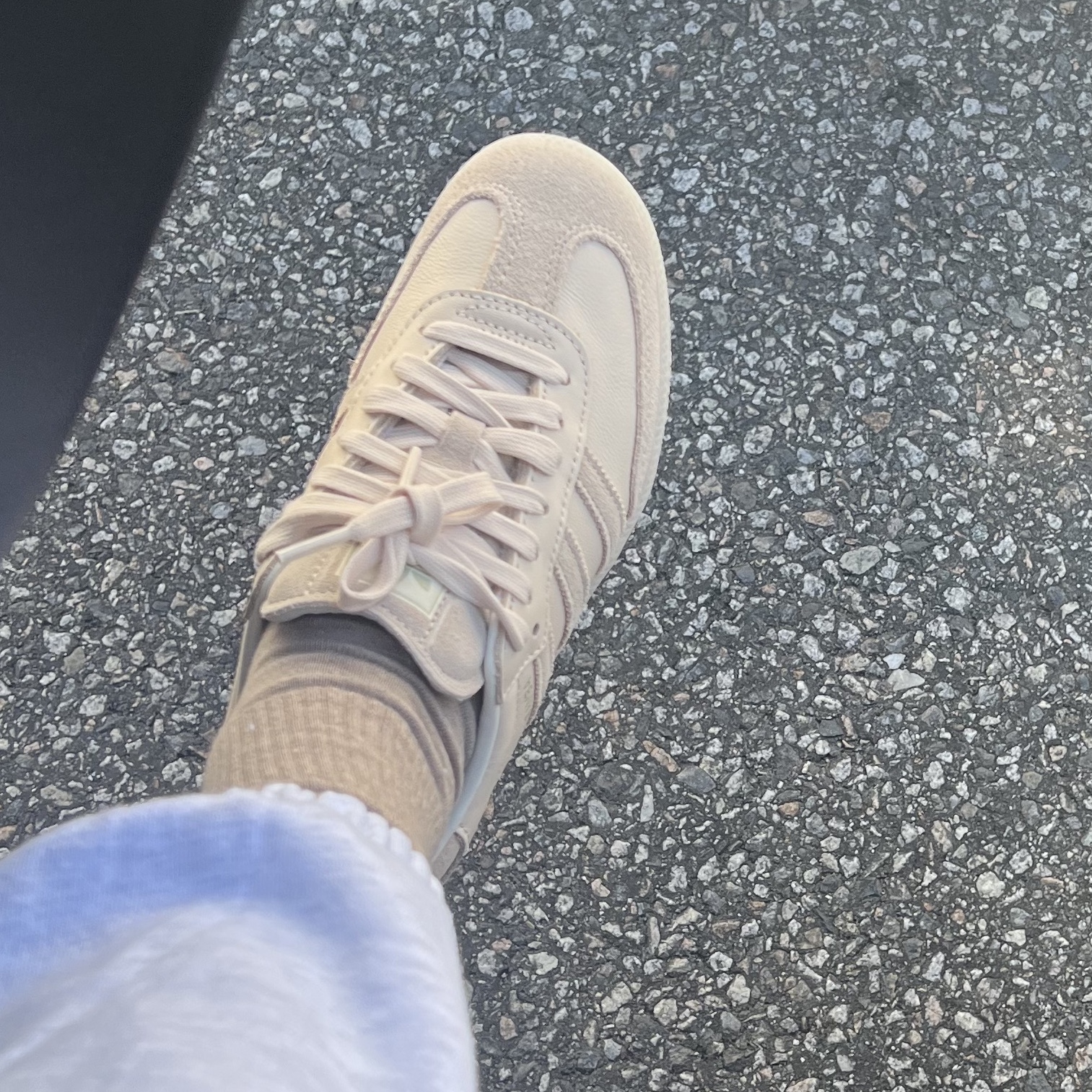 Adidas Samba Linen Savanna 착용 스타일