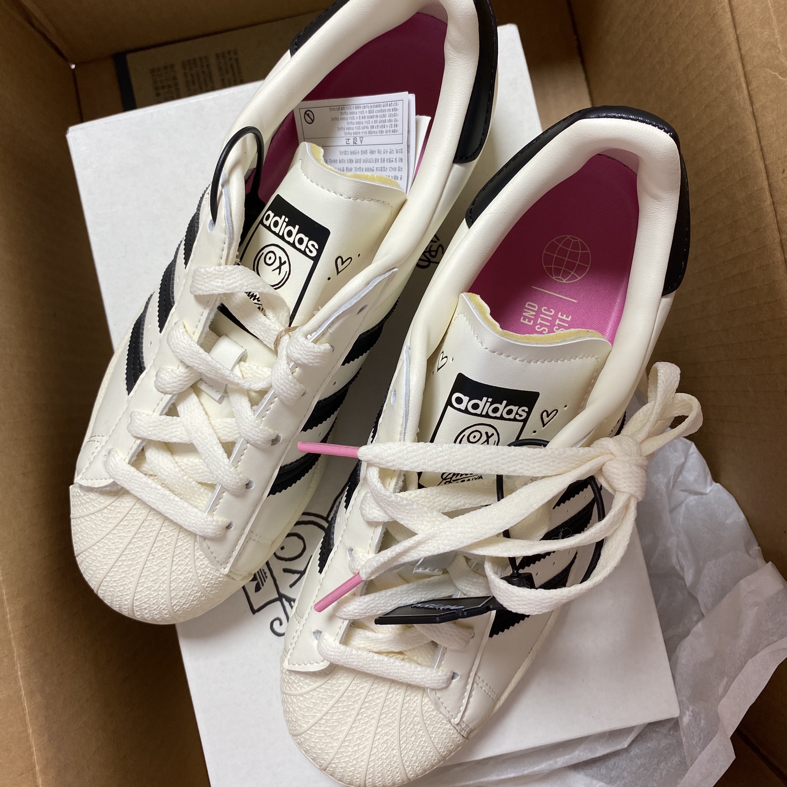Adidas x Andre Saraiva Superstar Cream White Core Black 착용 스타일 - 2