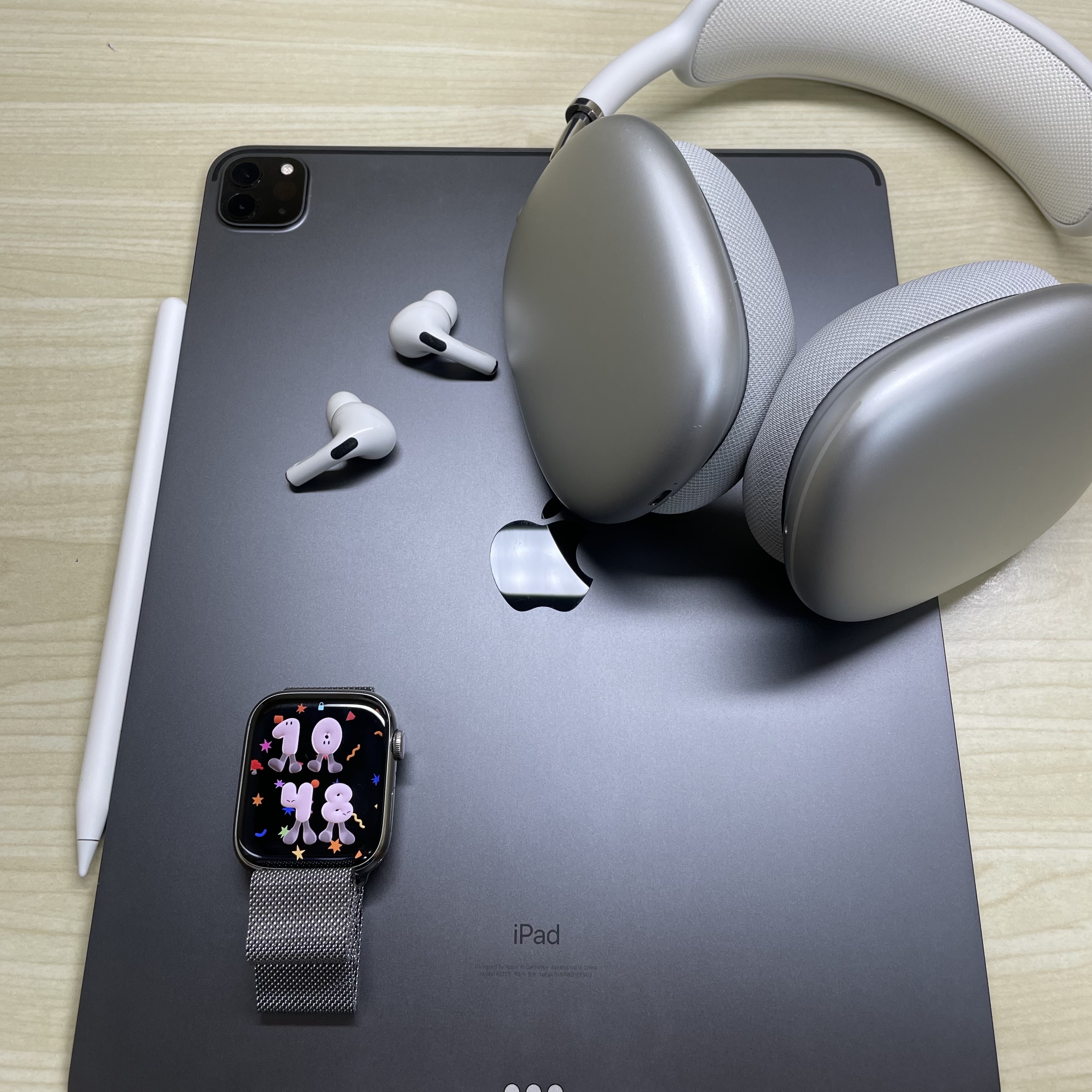 Apple AirPods Max Lightning Silver (Korean Ver.), Apple AirPods Max Lightning Space Gray (Korean Ver.) 착용 스타일 - 2