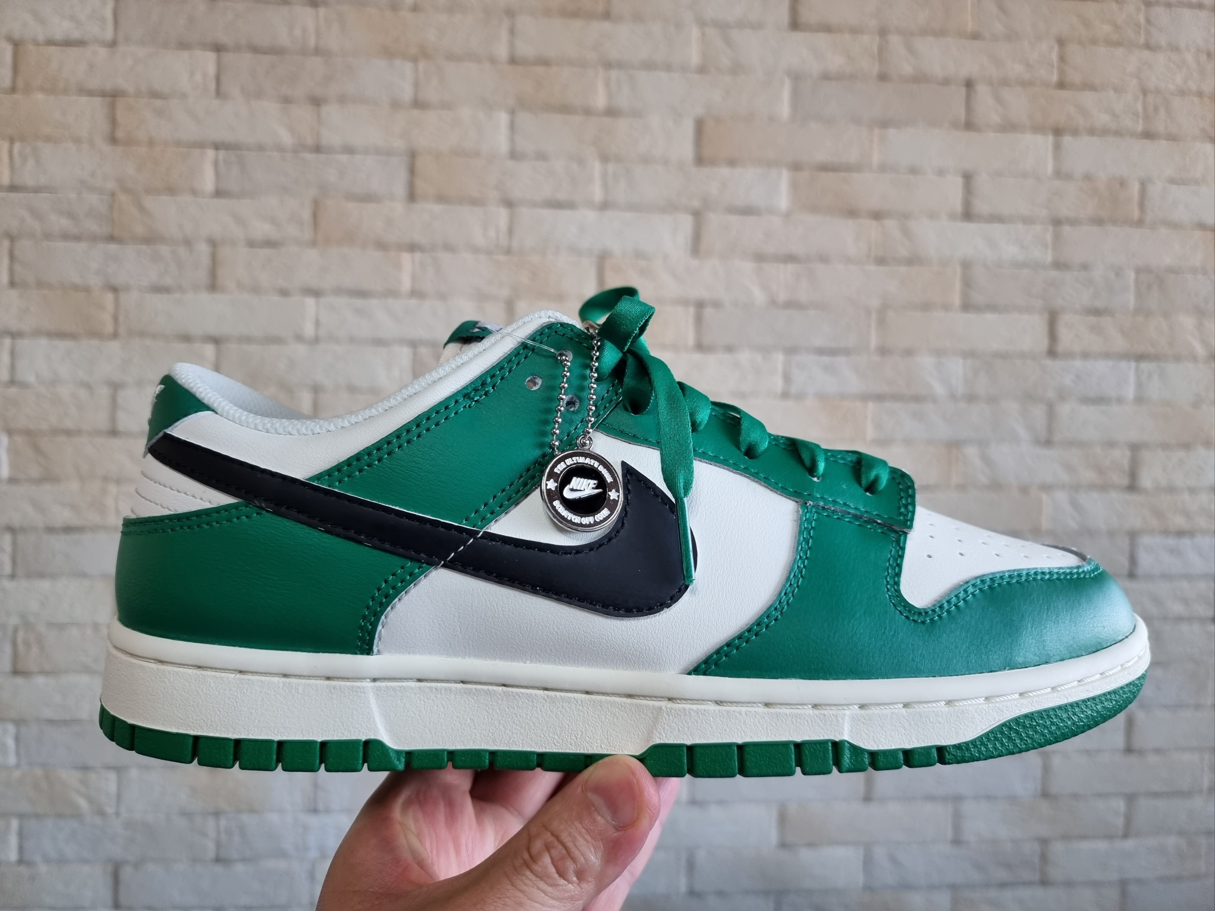 Nike Dunk Low Retro SE Jackpot Malachite 착용 스타일 - 2