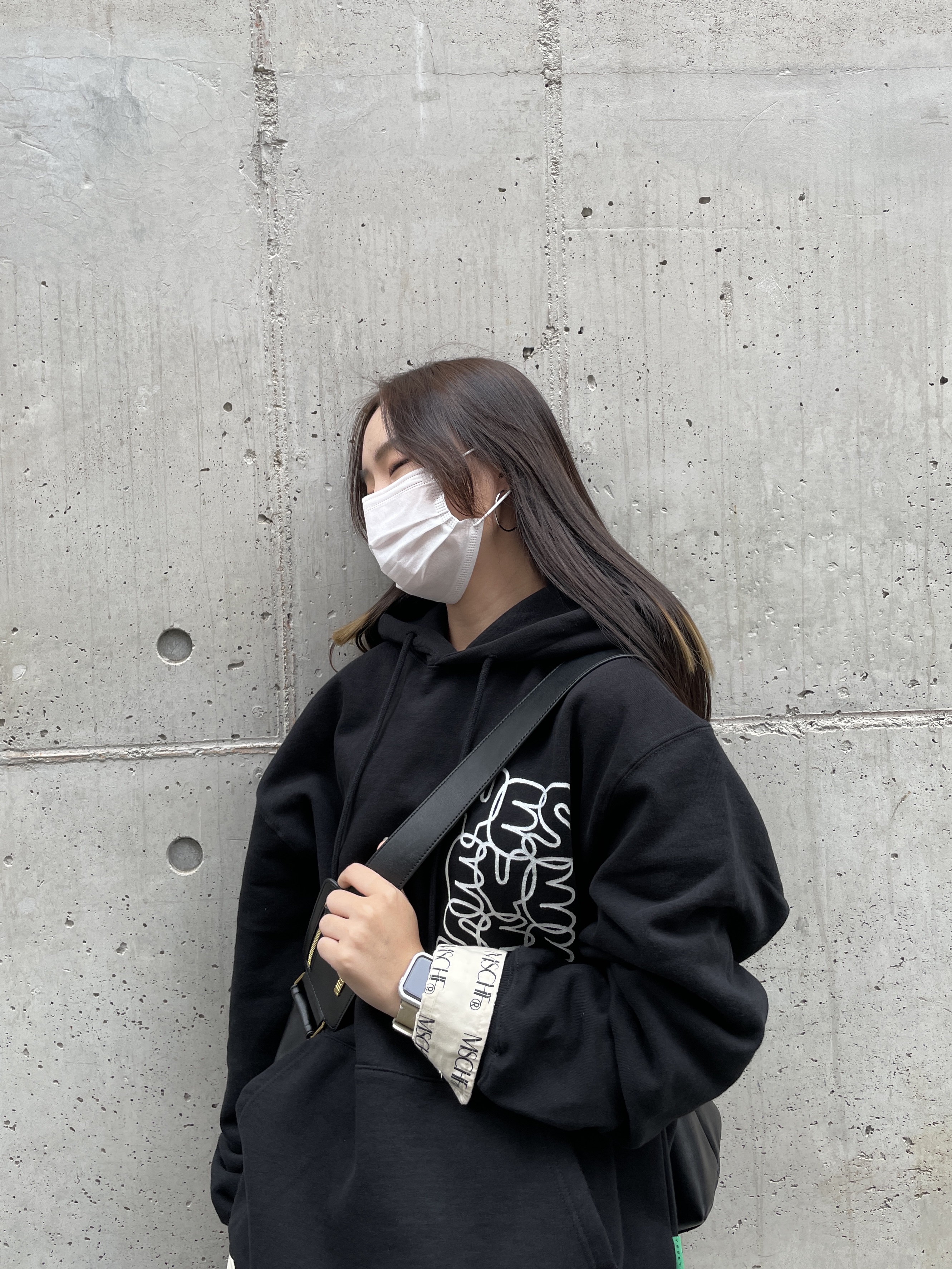 Nike x Travis Scott Air Max 270 React Cactus Trails, Apple Watch SE 40mm GPS Space Gray Aluminum Case with Sport Band Midnight (Korean Ver.) 착용 스타일 - 3