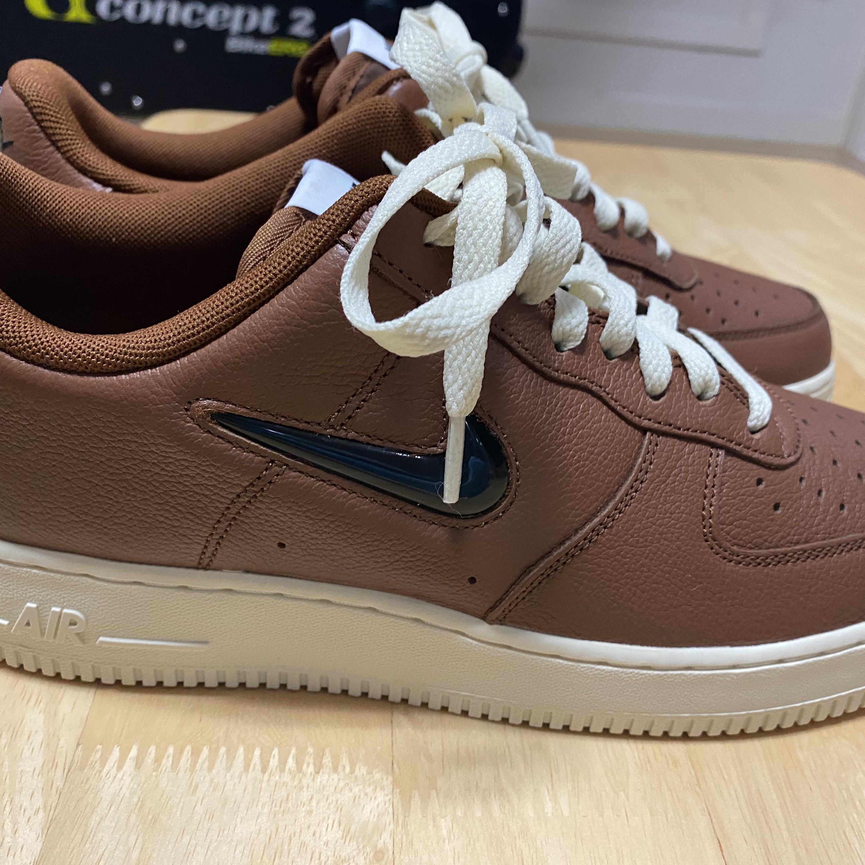 Nike Air Force 1 '07 PRM Vintage Pecan 착용 스타일 - 2