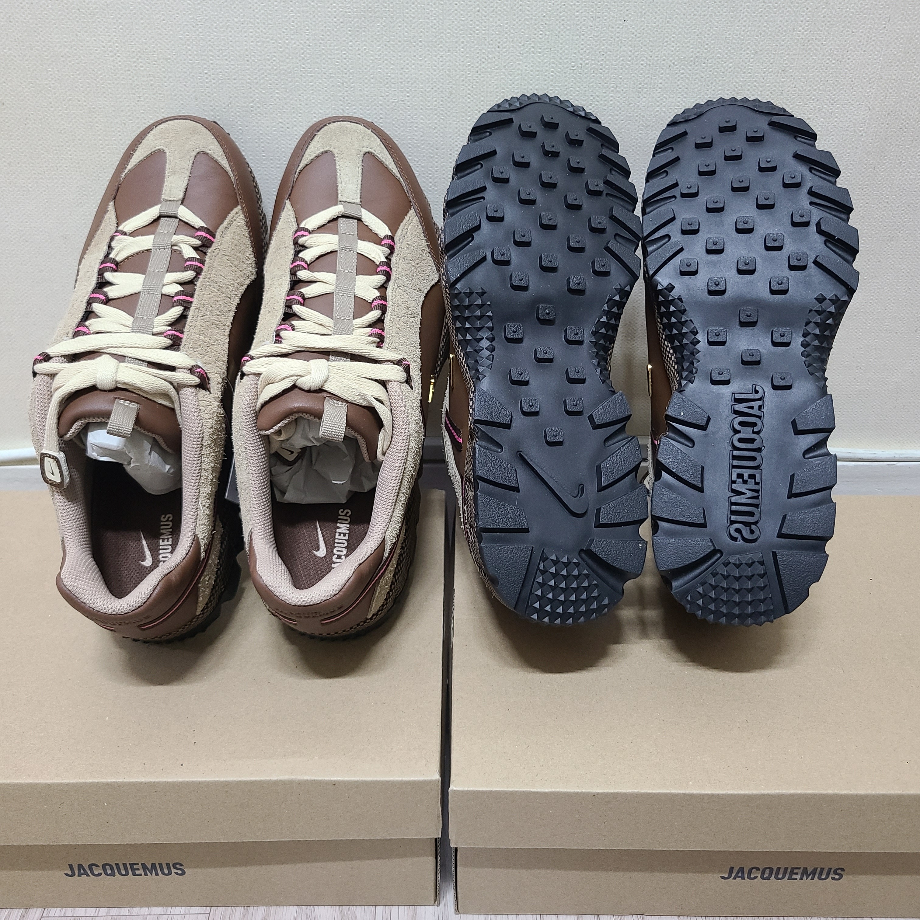 Nike x Jacquemus Air Humara LX Ale Brown and Gold 착용 스타일 - 2