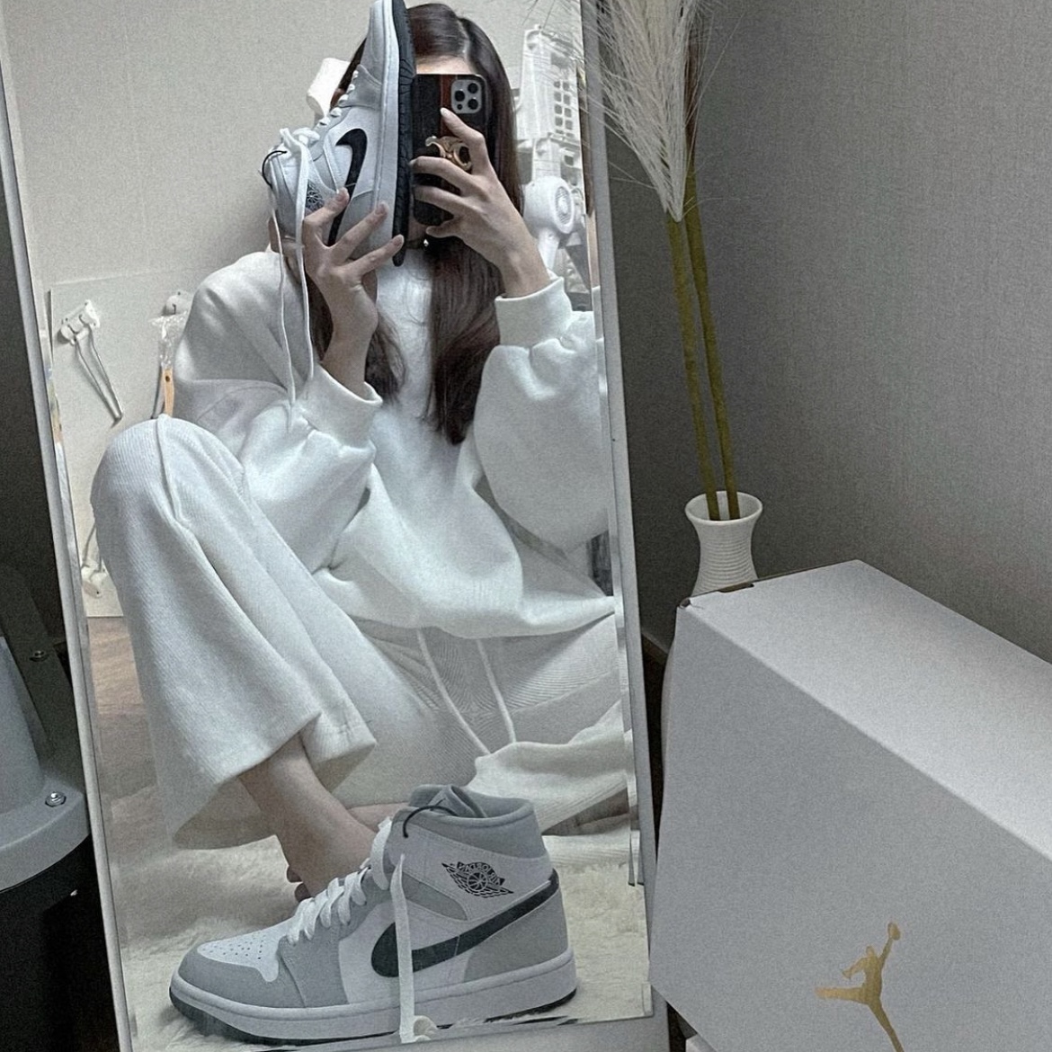 (W) Jordan 1 Mid Grey Fog 착용 스타일 - 2