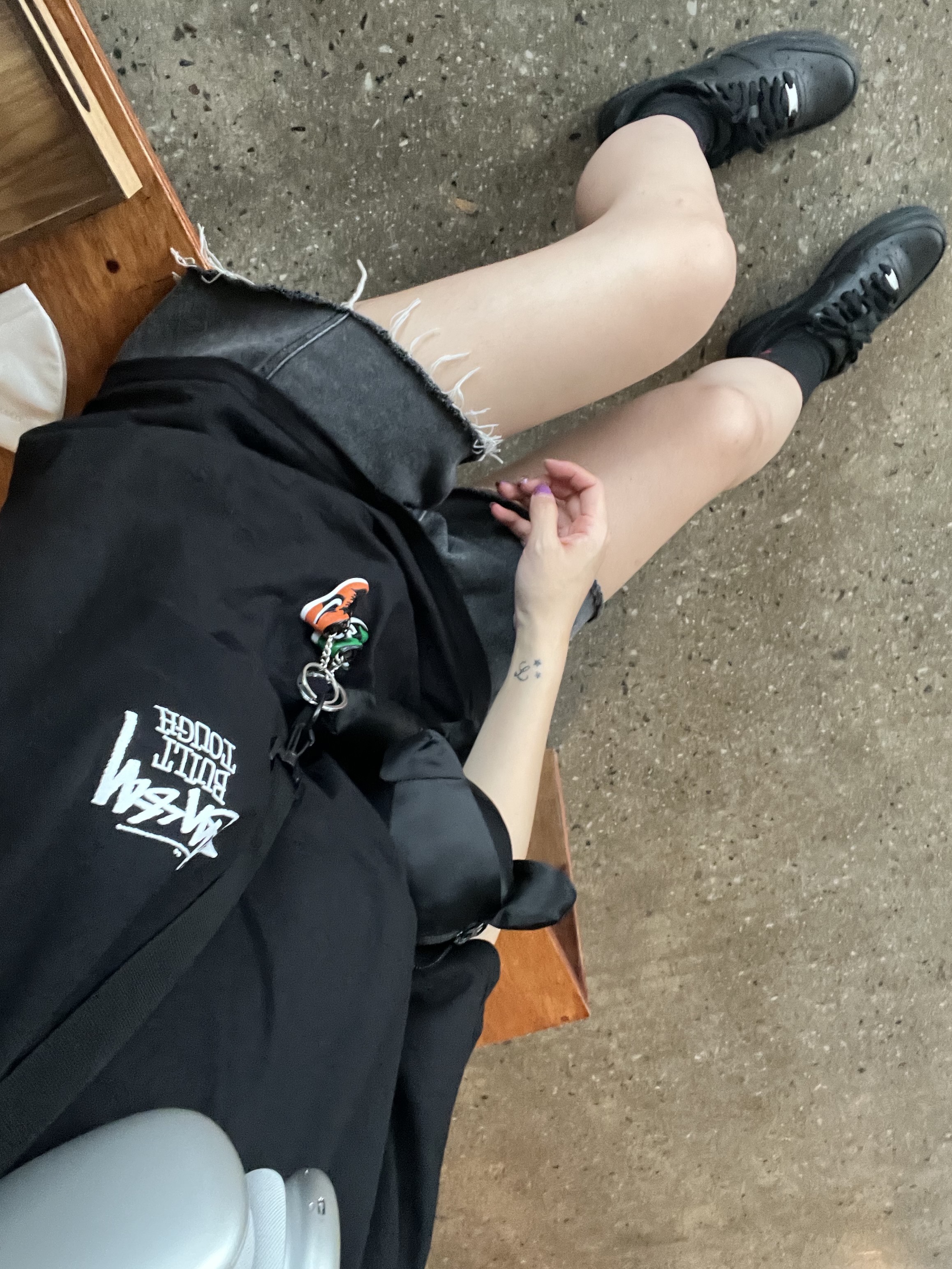 Nike Air Force 1 '07 Low Triple Black, (W) Nike Air Force 1 '07 Low Triple Black 착용 스타일 - 3