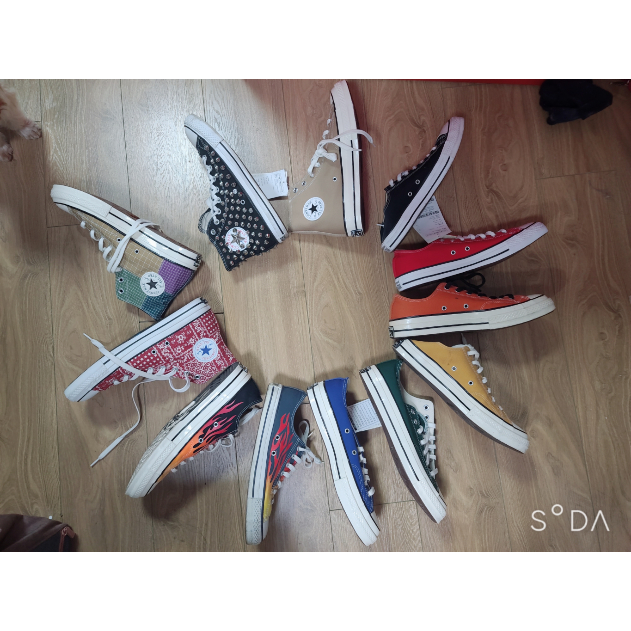 Converse Chuck 70 Ox Vintage Canvas Sedona Red, Converse Chuck 70 Ox Enamel Red 착용 스타일 - 1