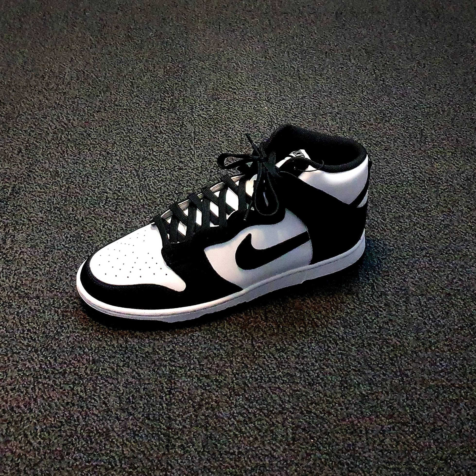 Nike Dunk High Retro Championship White 착용 스타일