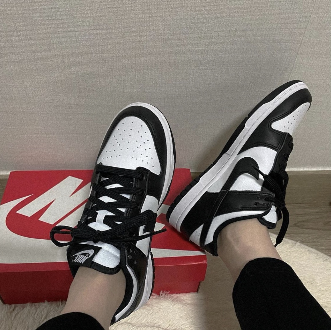 Nike Dunk Low Retro Black, (W) Nike Dunk Low Black 착용 스타일 - 2