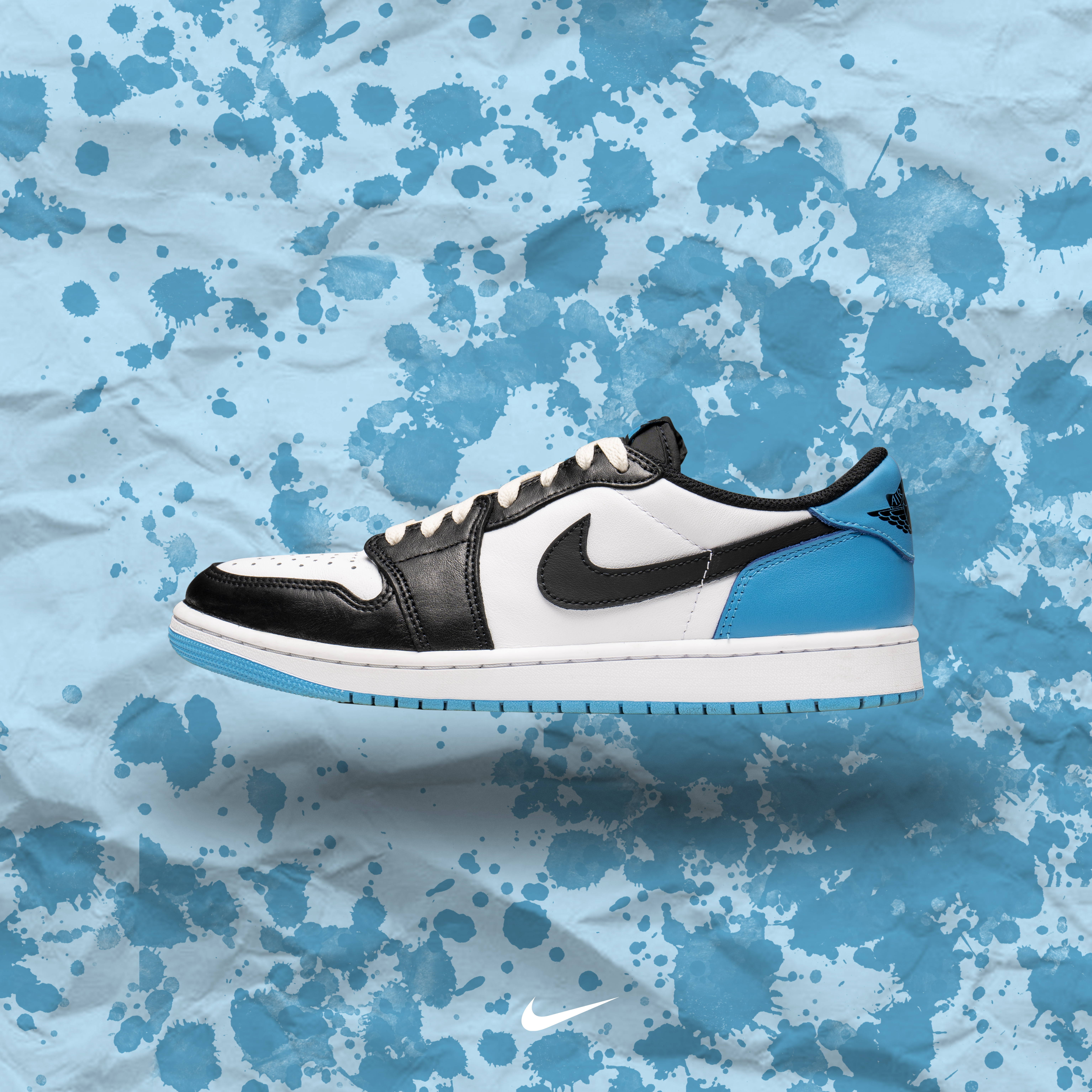 Jordan 1 Retro Low OG Black and Dark Powder Blue 착용 스타일