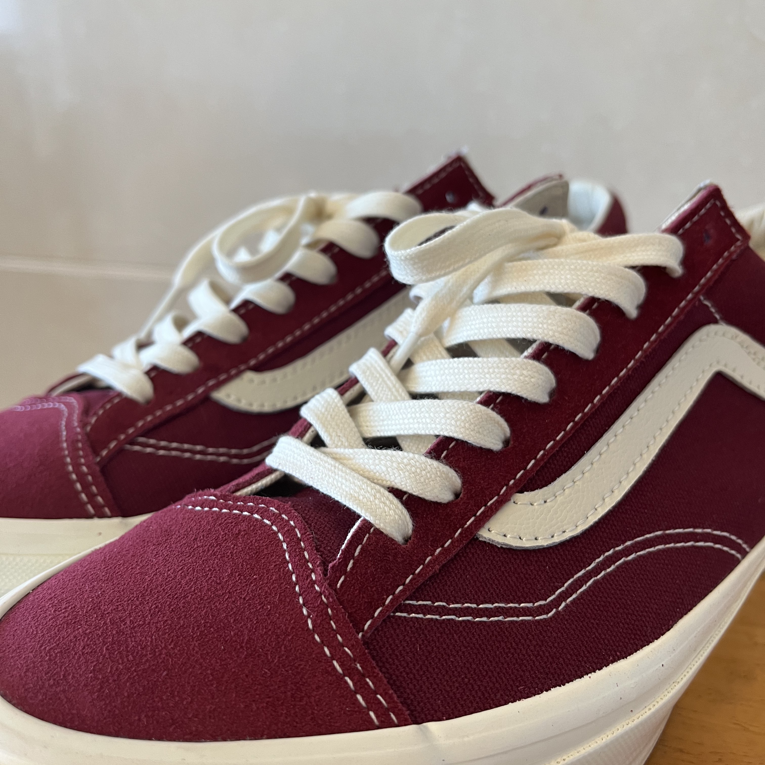 Vans Vault OG Style 36 LX Suede Canvas Pomegranate 착용 스타일 - 3