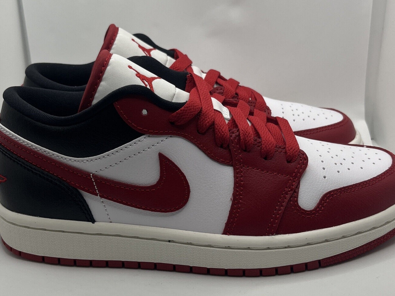 (W) Jordan 1 Low White Gym Red 착용 스타일