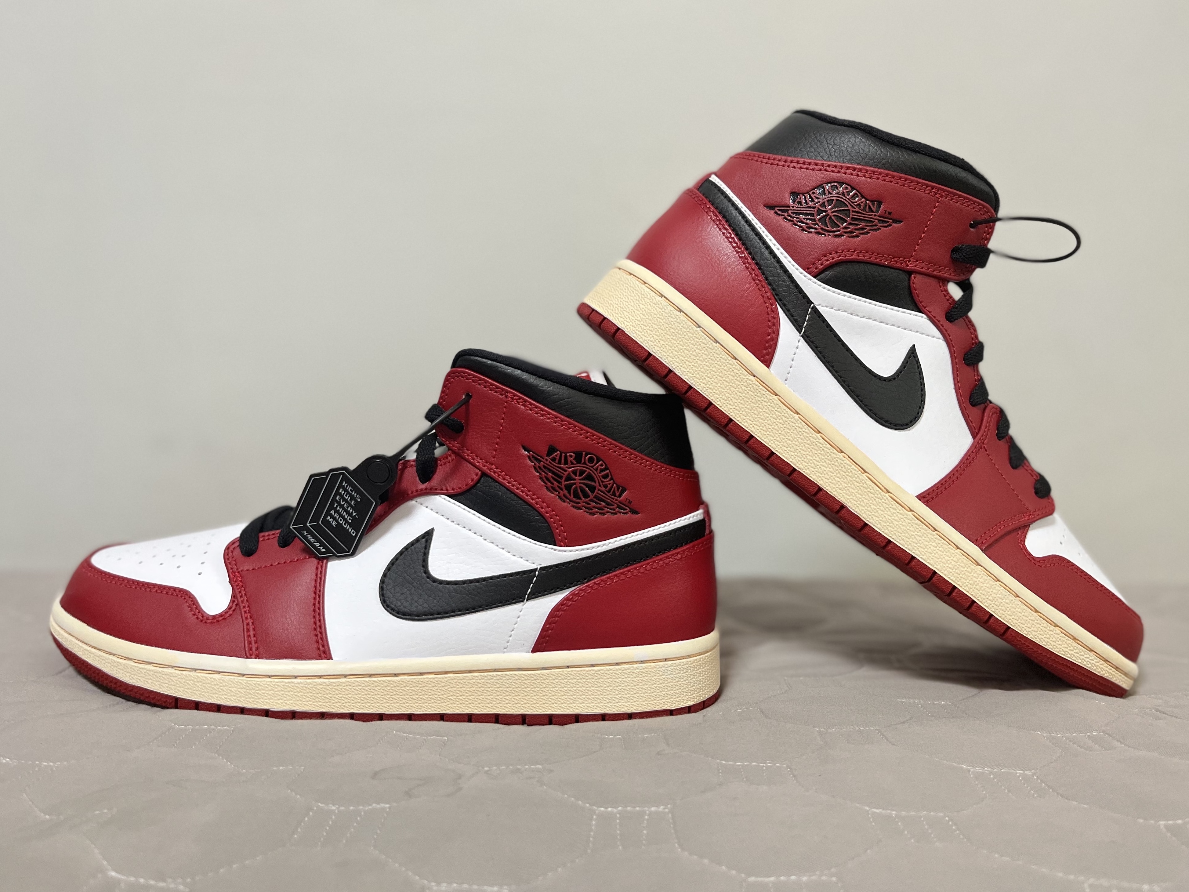 Jordan 1 Retro Low OG Black and Dark Powder Blue 착용 스타일 - 5
