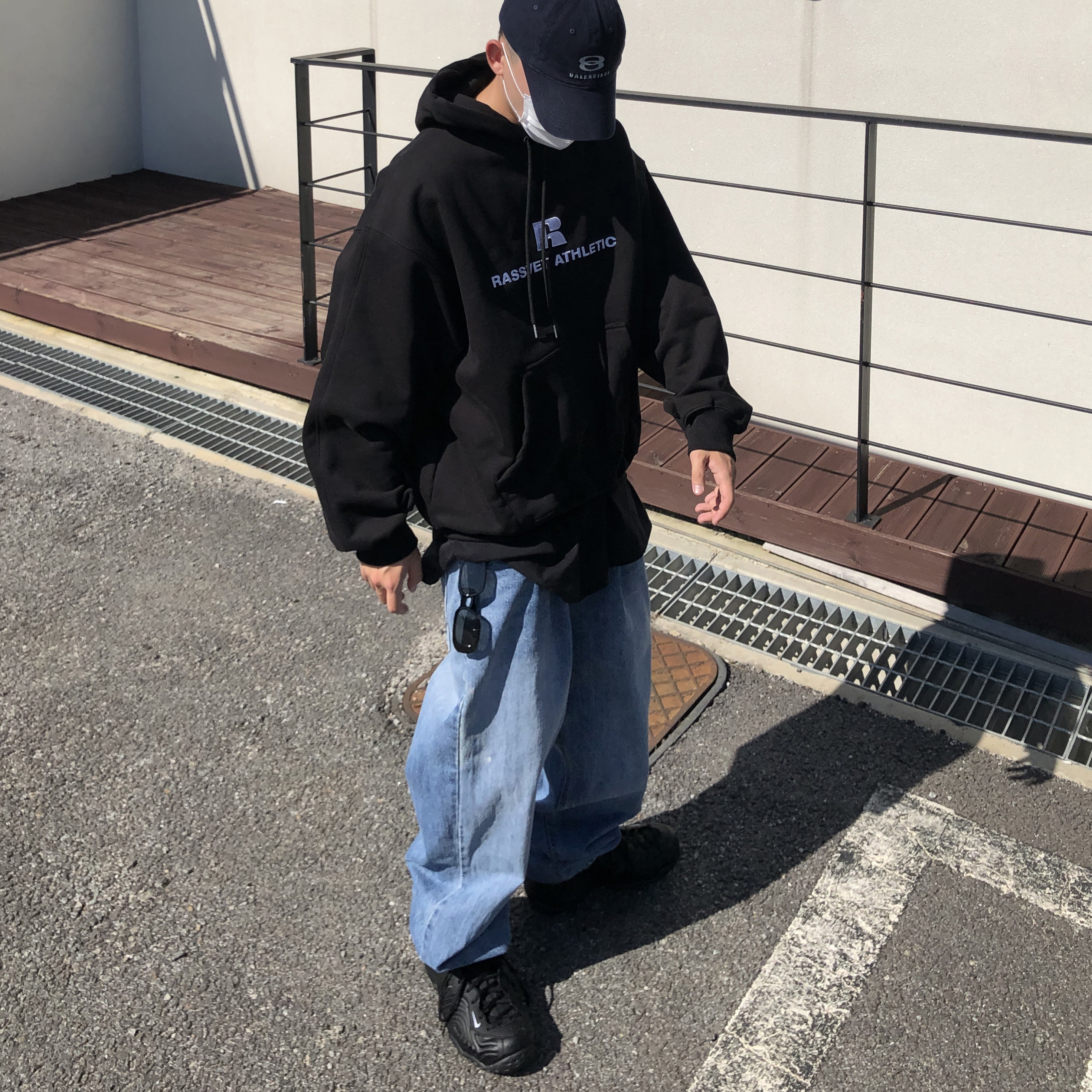 Nike x Comme des Garcons Homme Plus Air Foamposite One Black, Balenciaga Unity Snowboard Cap Navy Blue 착용 스타일 - 2