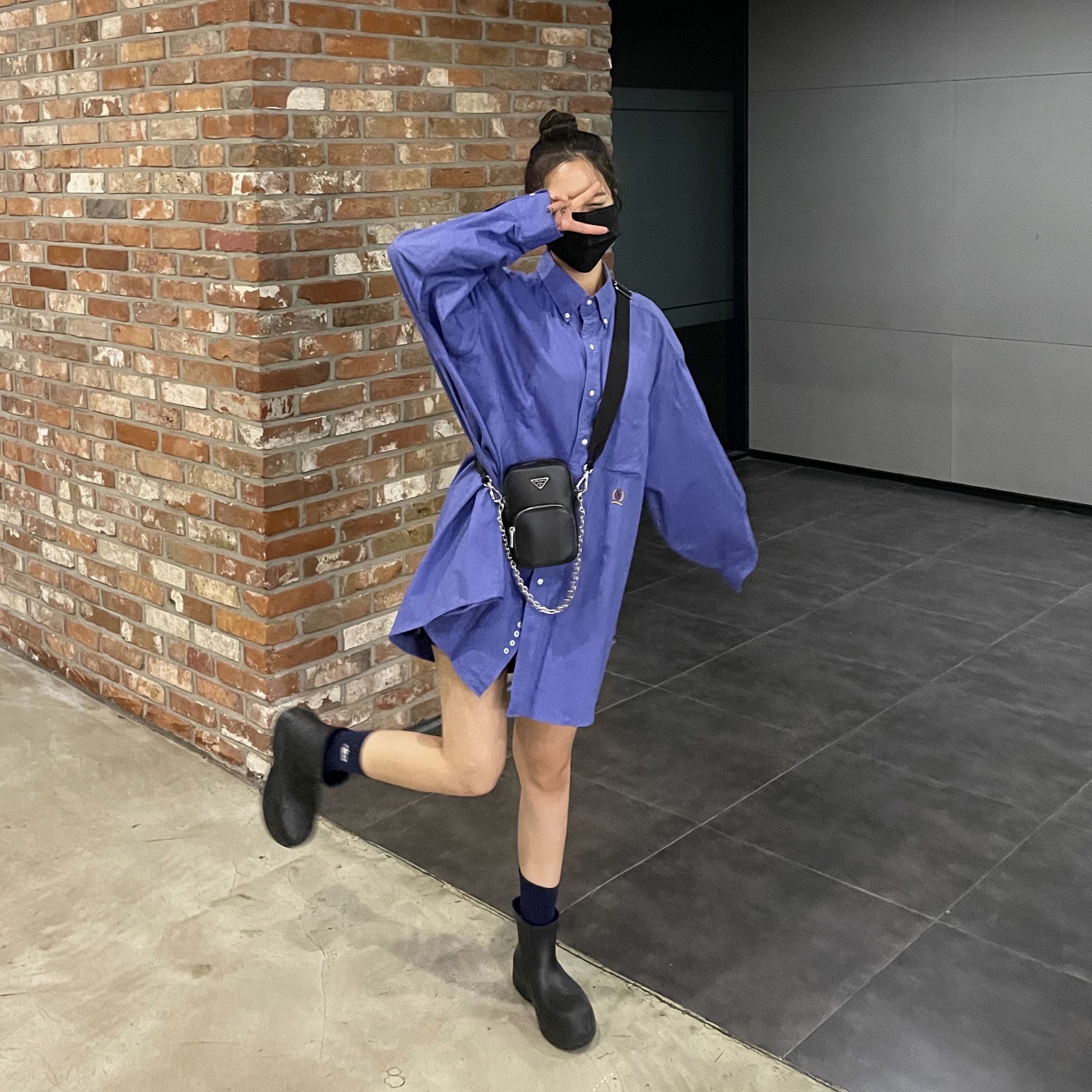 Bottega Veneta Puddle Ankle Boots Black 착용 스타일 - 1