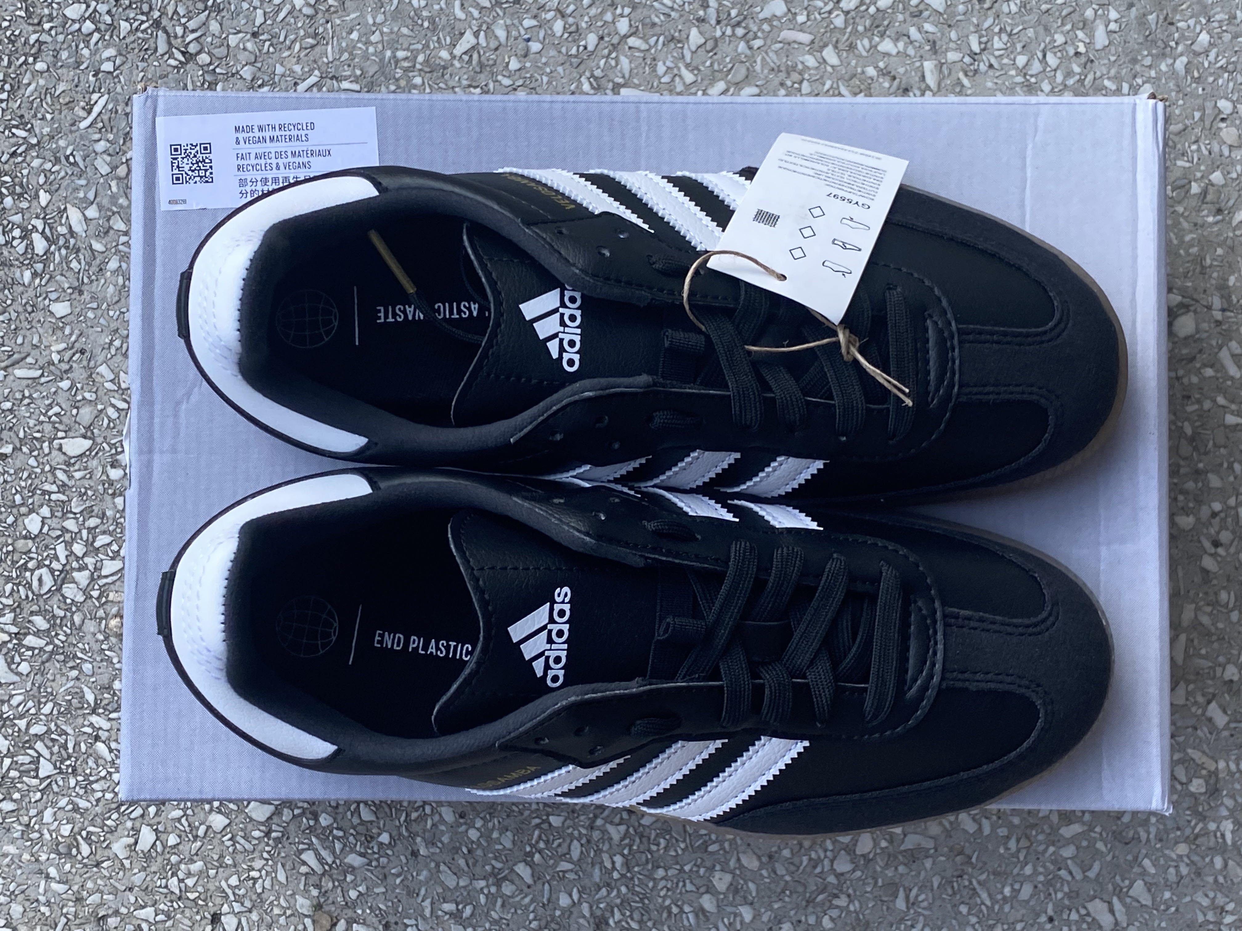 Adidas Velosamba Vegan Cycling Core Black 착용 스타일 - 4