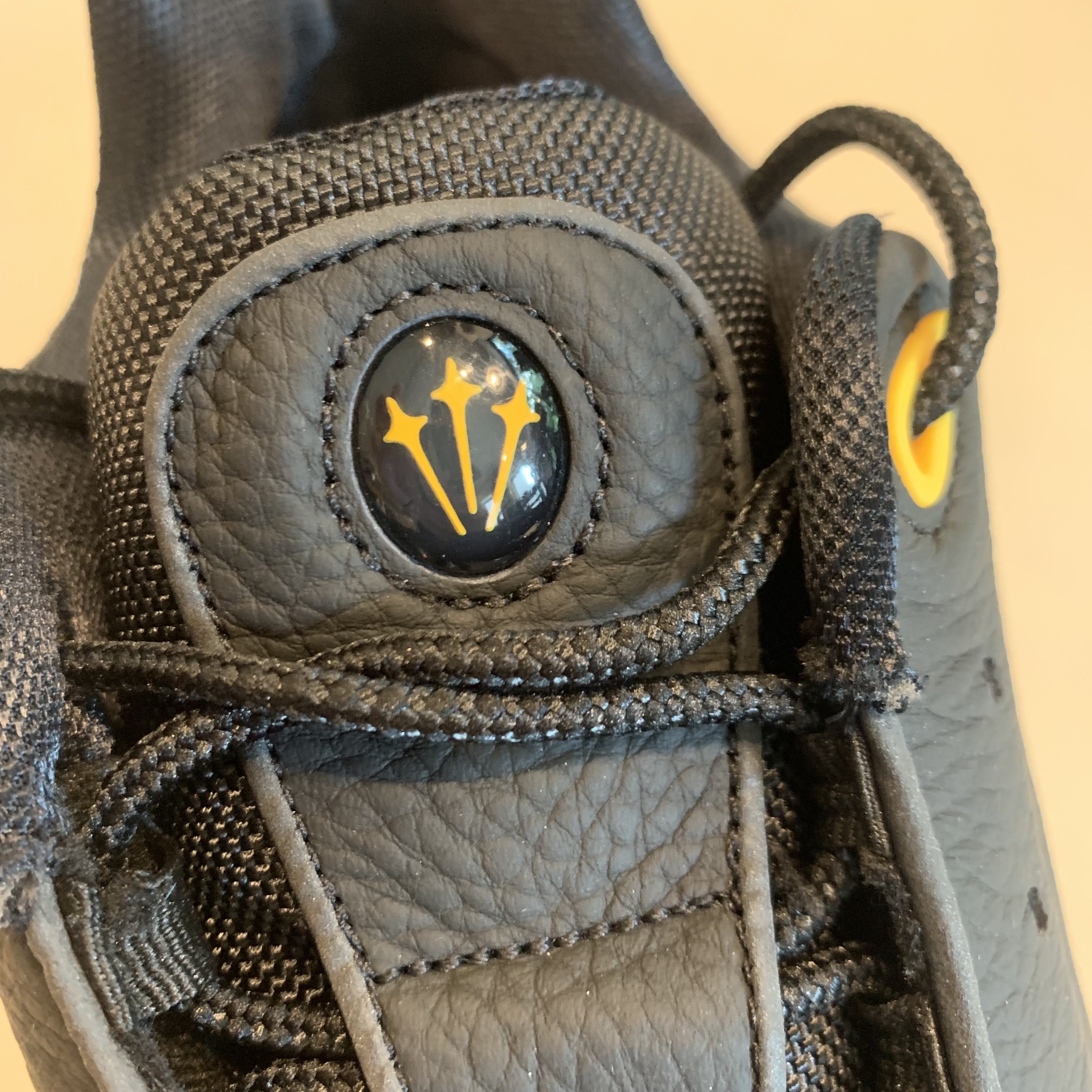 Nike x Drake Nocta Hot Step Air Terra Black and Yellow 착용 스타일 - 2