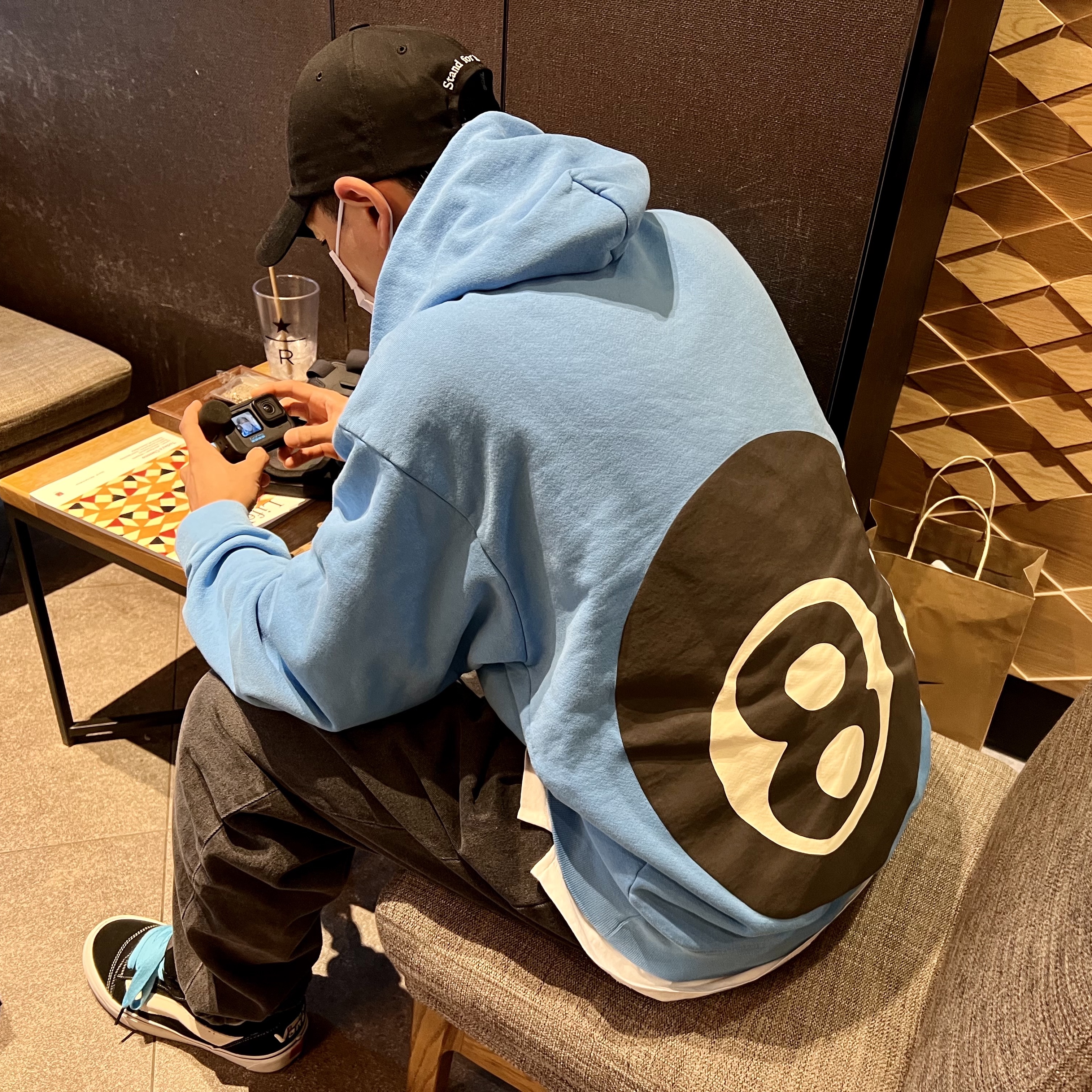 Stussy x Cactus Plant Flea Market 8 Ball Pigment Dyed Hoodie Blue, Vans Vault x Imran Potato Knu-Skool VR3 LX Black White 착용 스타일 - 3