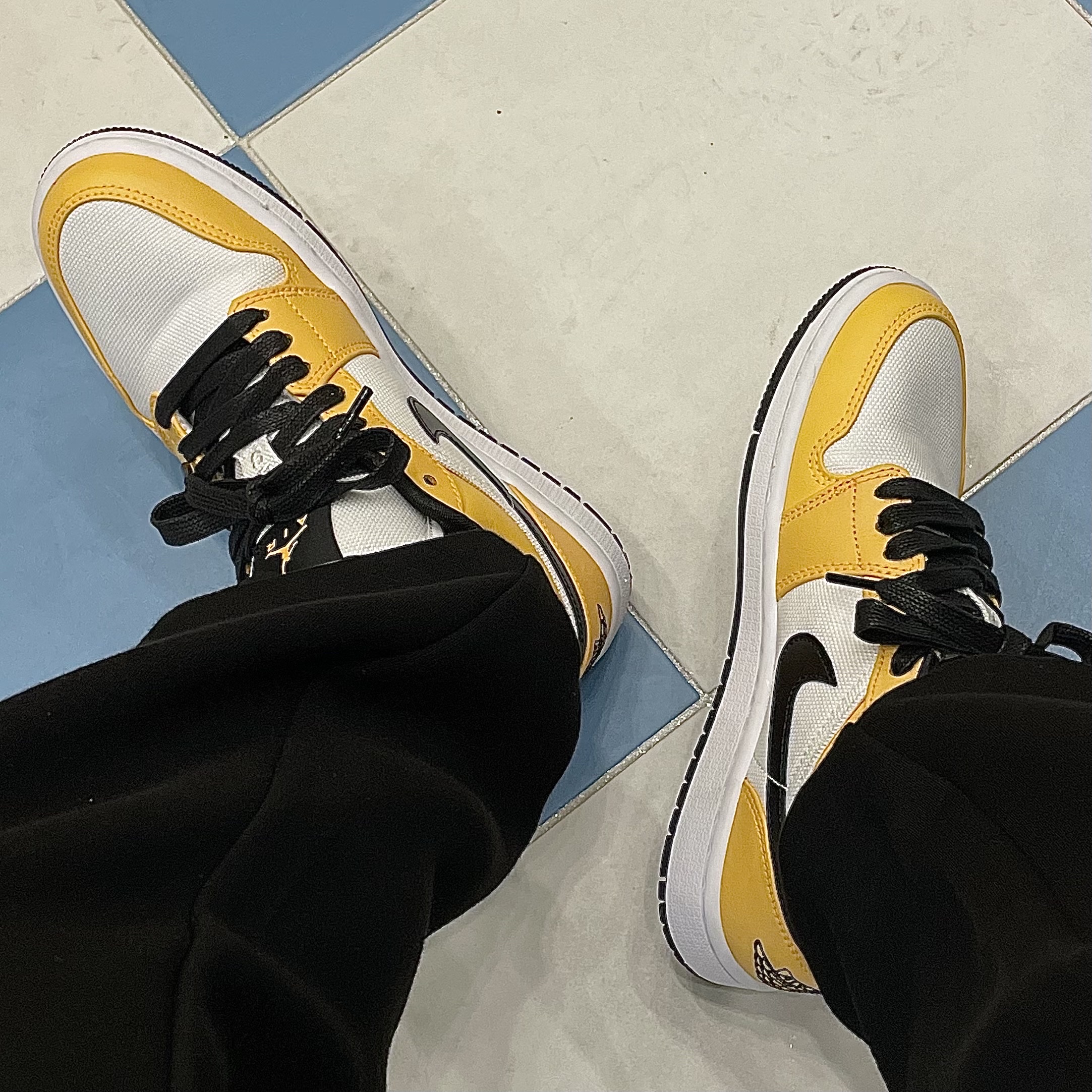 (W) Jordan 1 Low SE Laser Orange 착용 스타일