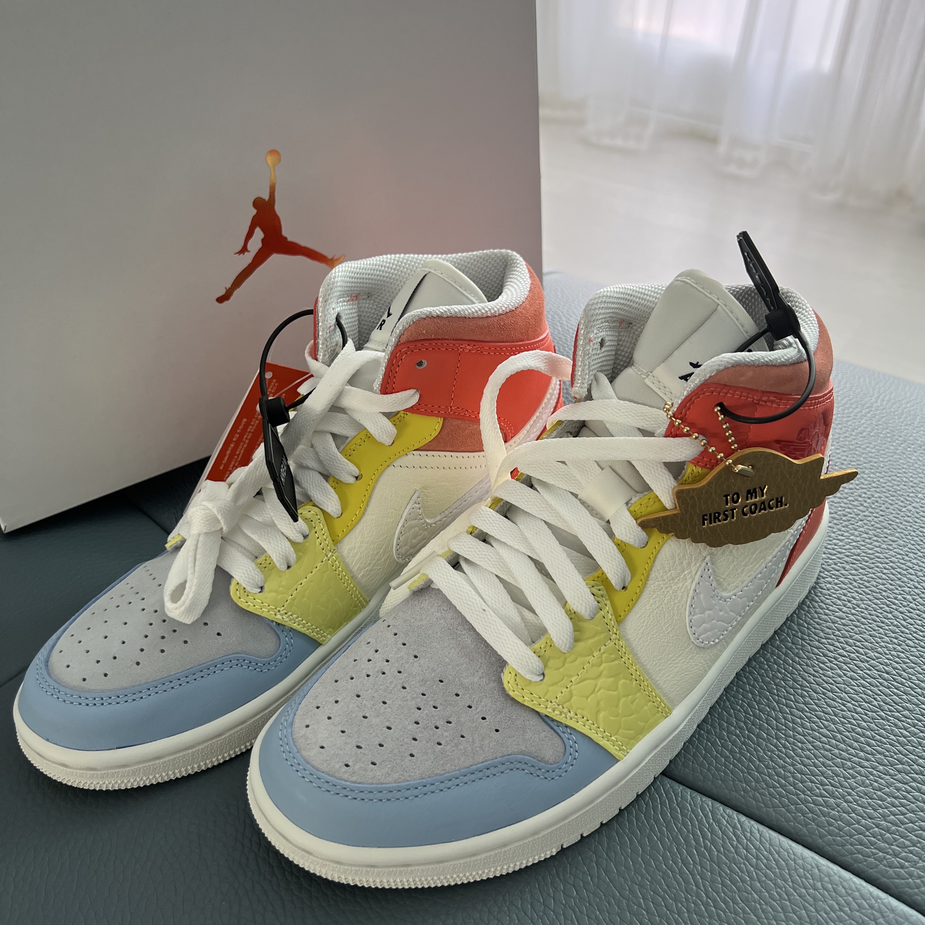 (W) Jordan 1 Mid To My First Coach 착용 스타일 - 1