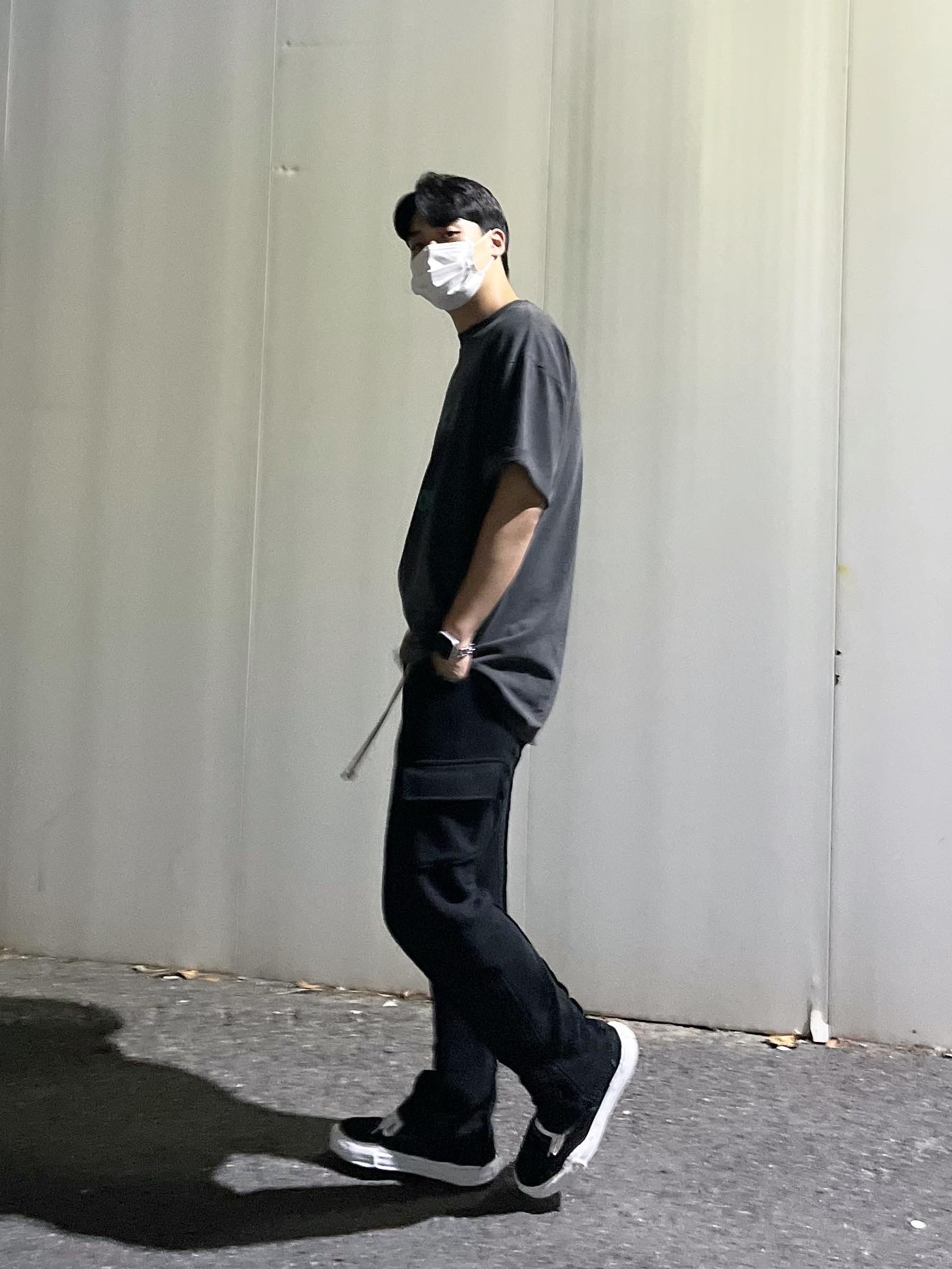 Maison Mihara Yasuhiro Baker OG Sole Canvas Low Cut Sneakers Black 착용 스타일 - 1