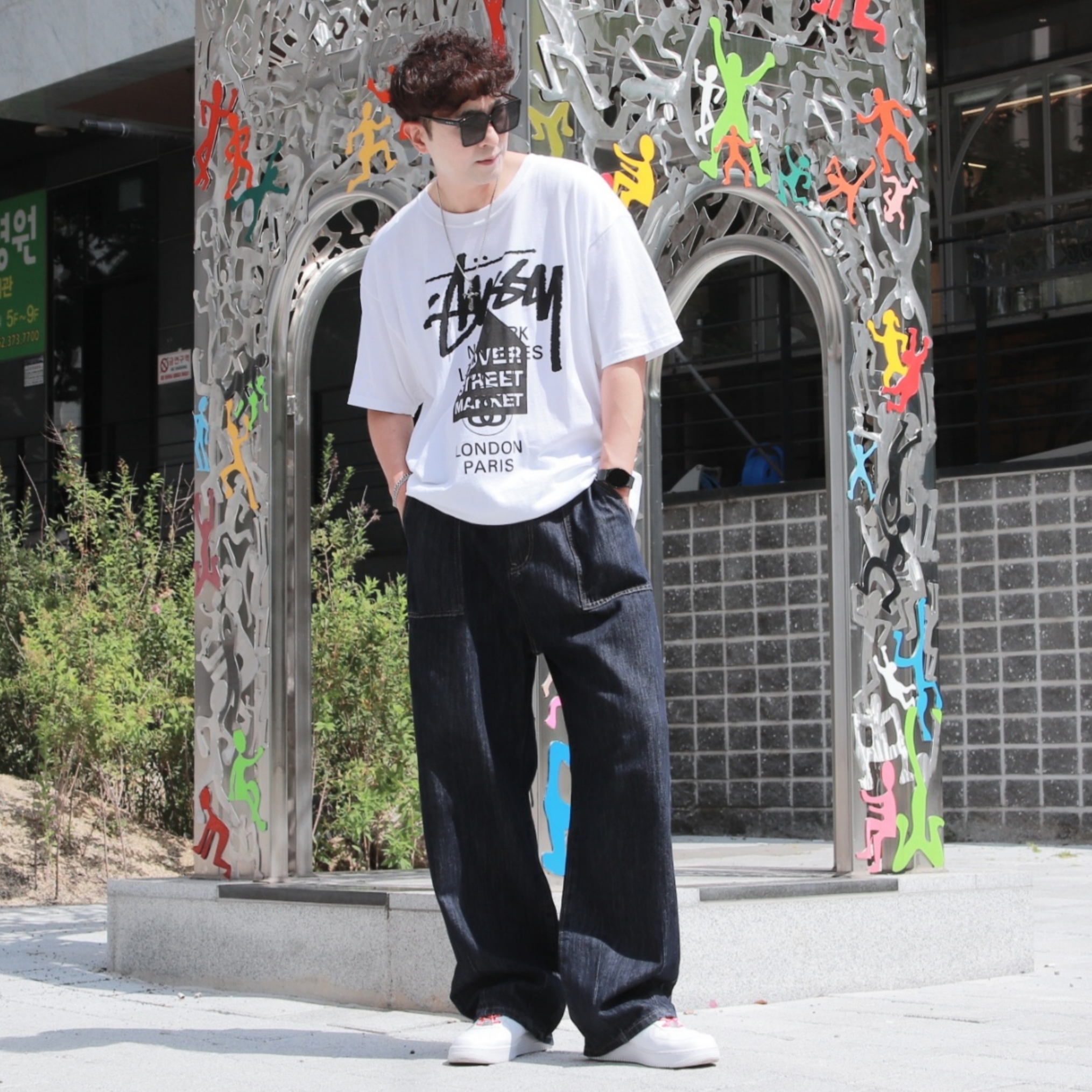 Stussy DSM World Tour T-Shirt White, Nike x Supreme Air Force 1 Low White 착용 스타일 - 3